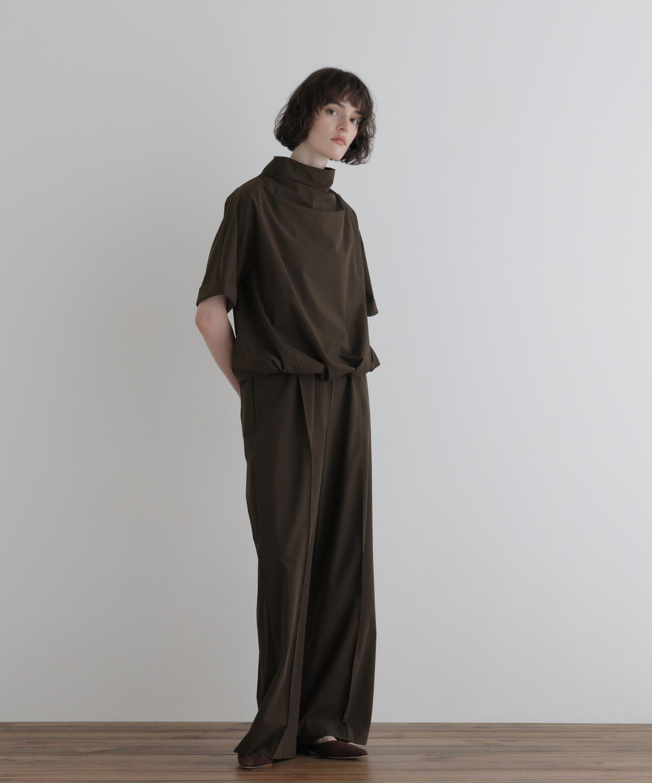 身長177cm B81 W59 H89 着用サイズ:F