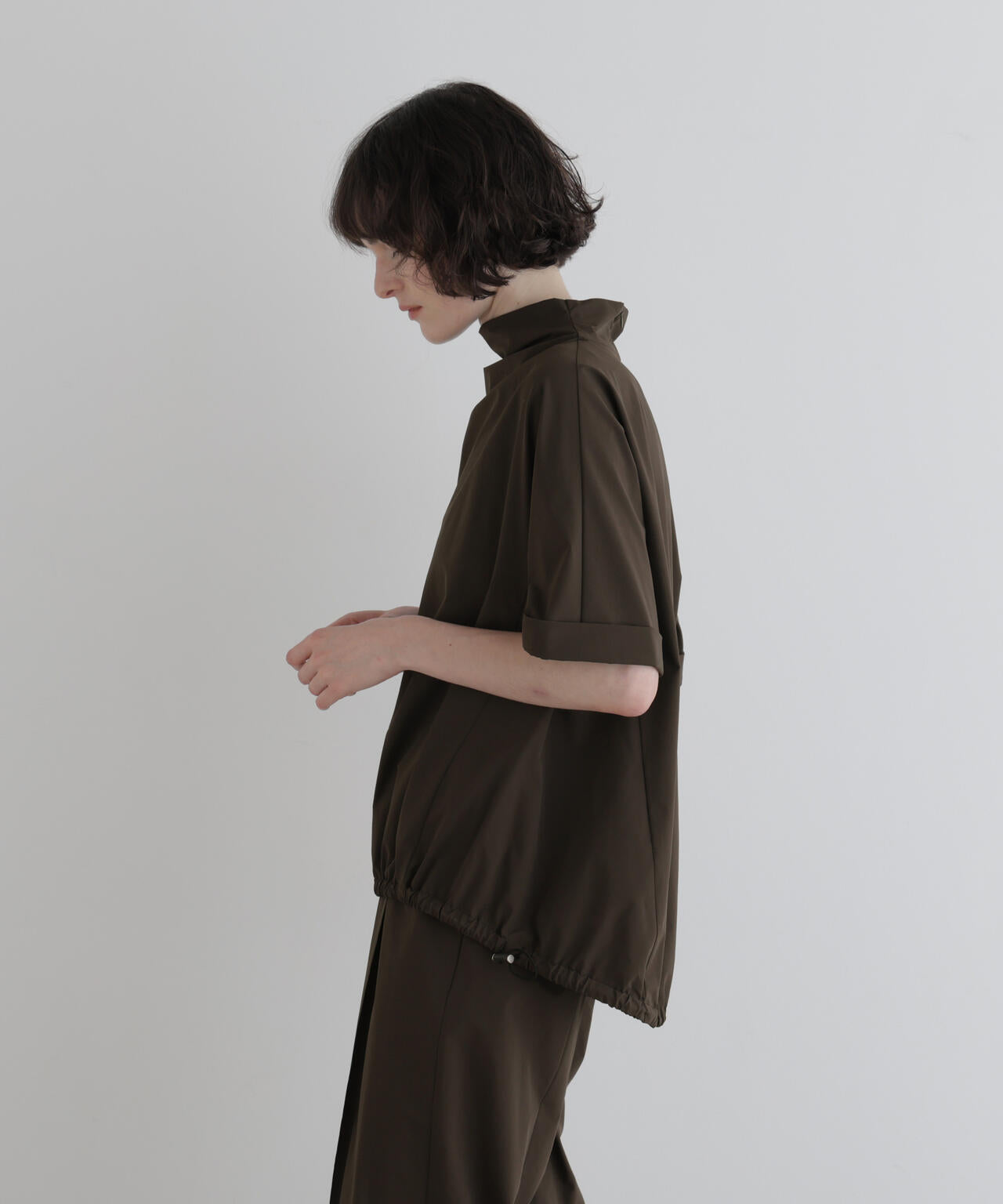 身長177cm B81 W59 H89 着用サイズ:F
