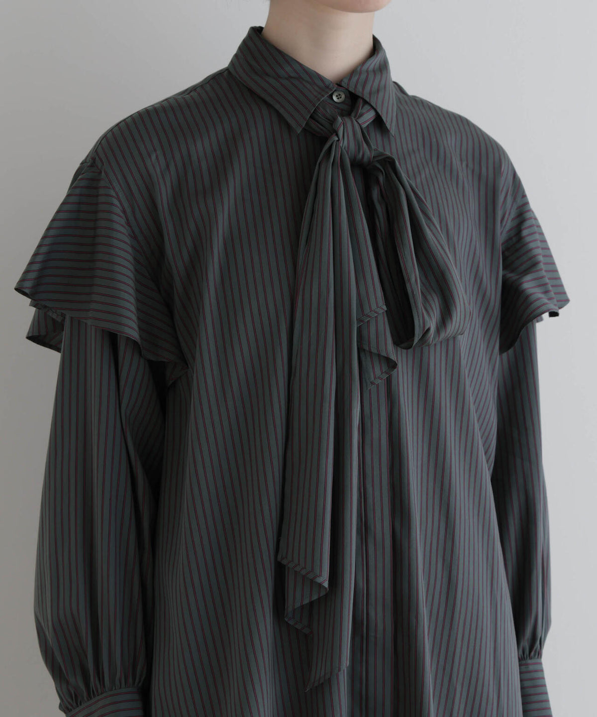 身長177cm B81 W59 H89 着用サイズ:F