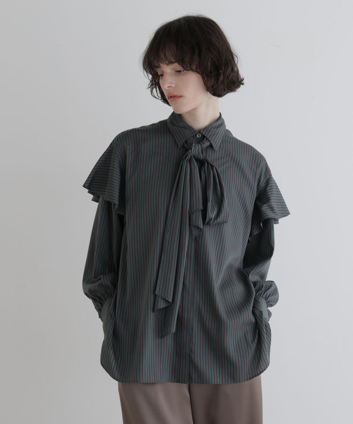身長177cm B81 W59 H89 着用サイズ:F