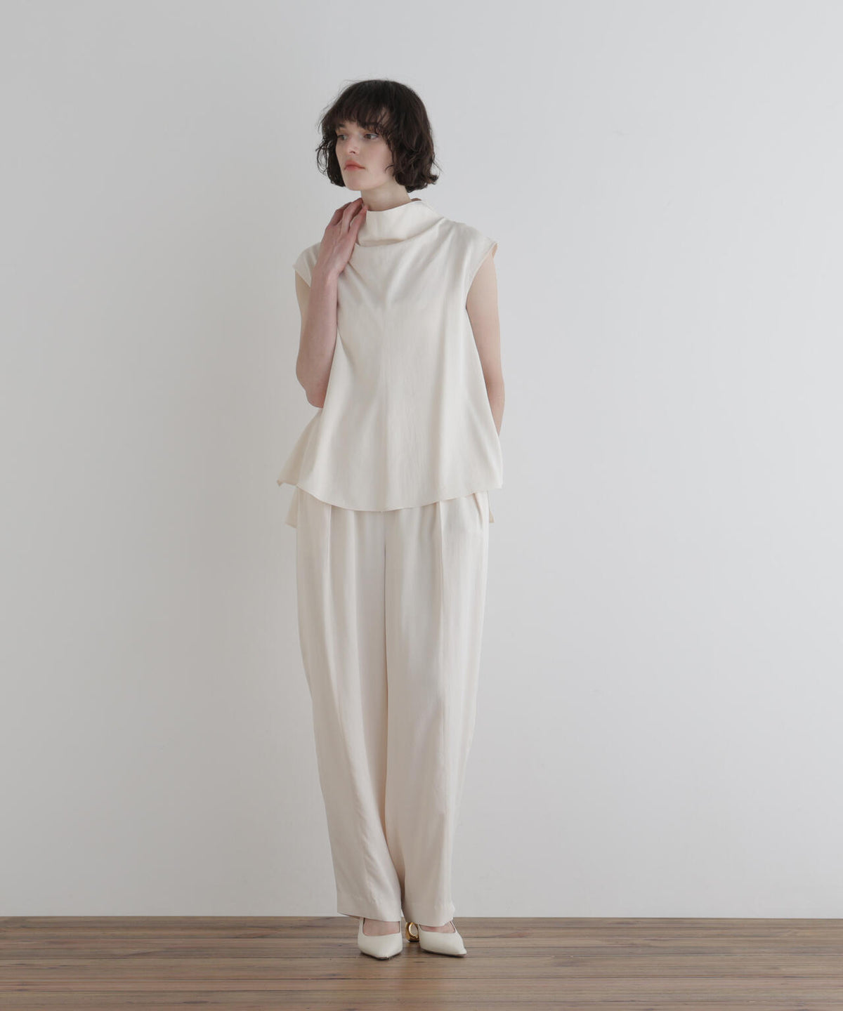 身長177cm B81 W59 H89 着用サイズ:F
