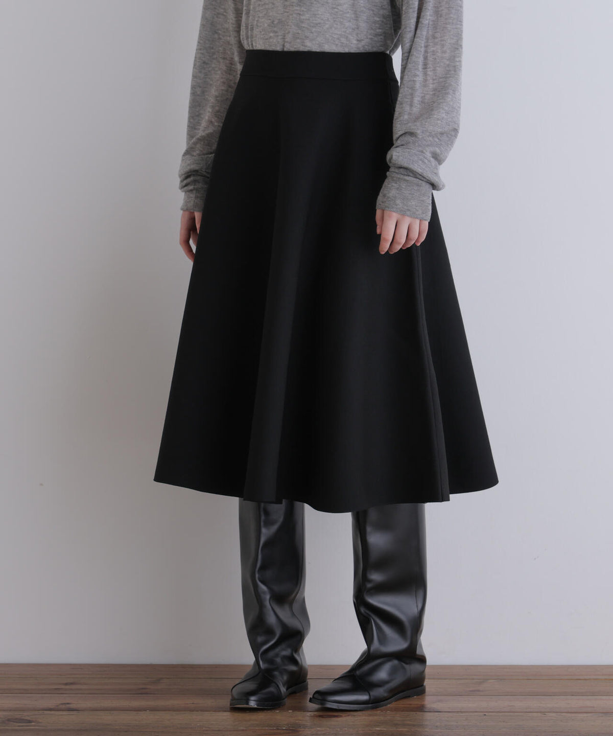 身長173cm B81 W61 H89 着用サイズ:F