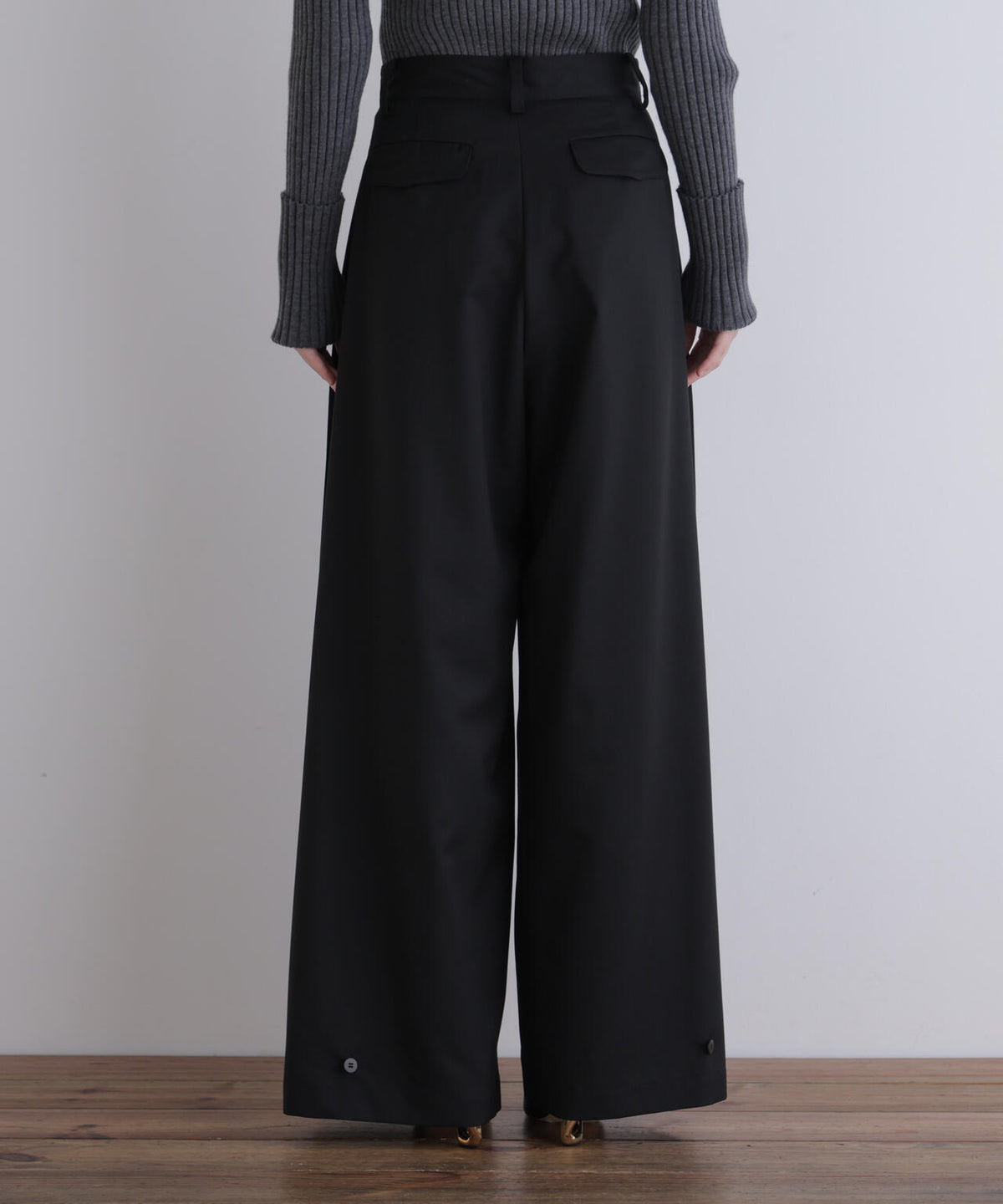 身長173cm B81 W61 H89 着用サイズ:1