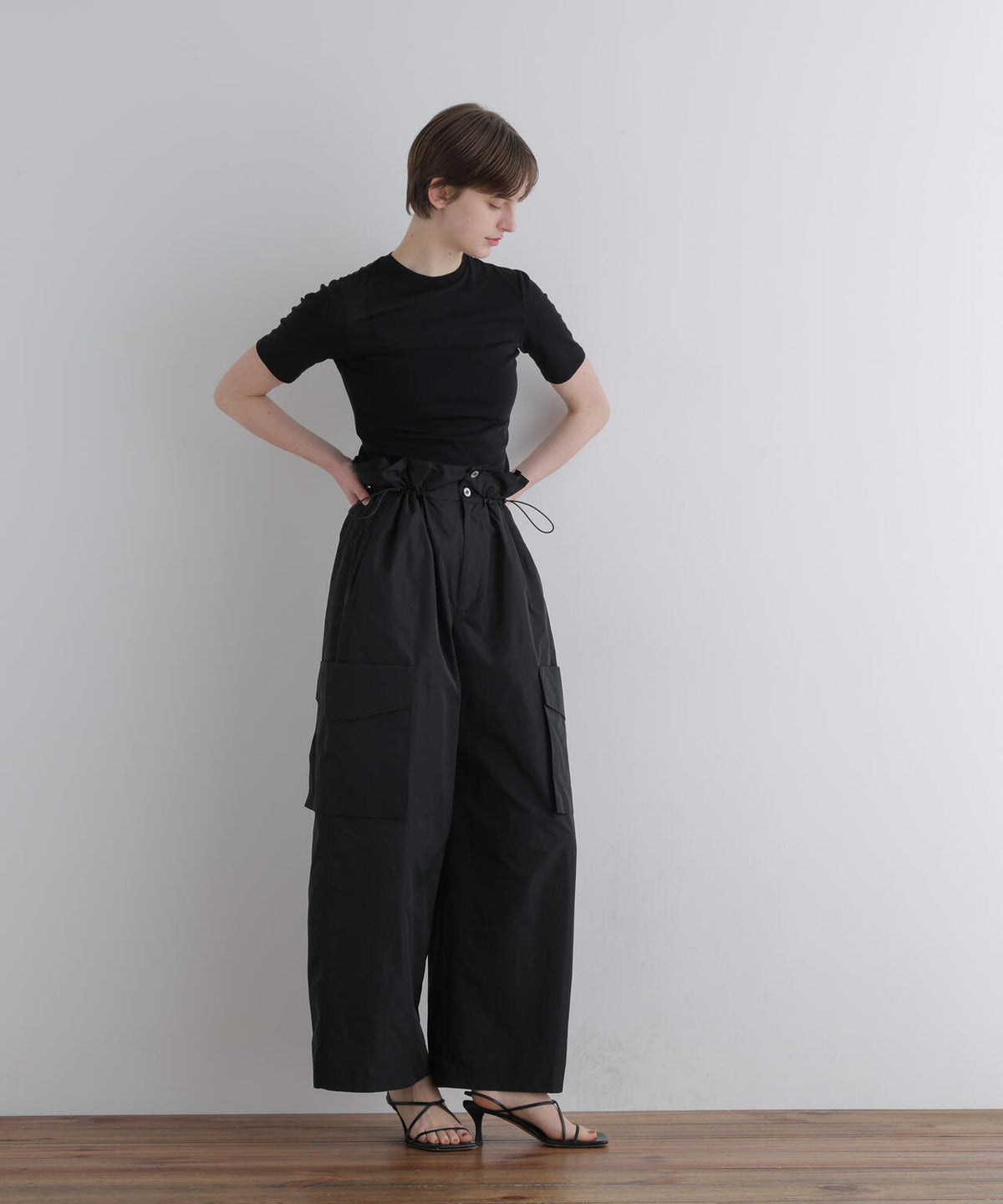 身長173cm B81 W61 H89 着用サイズ:F