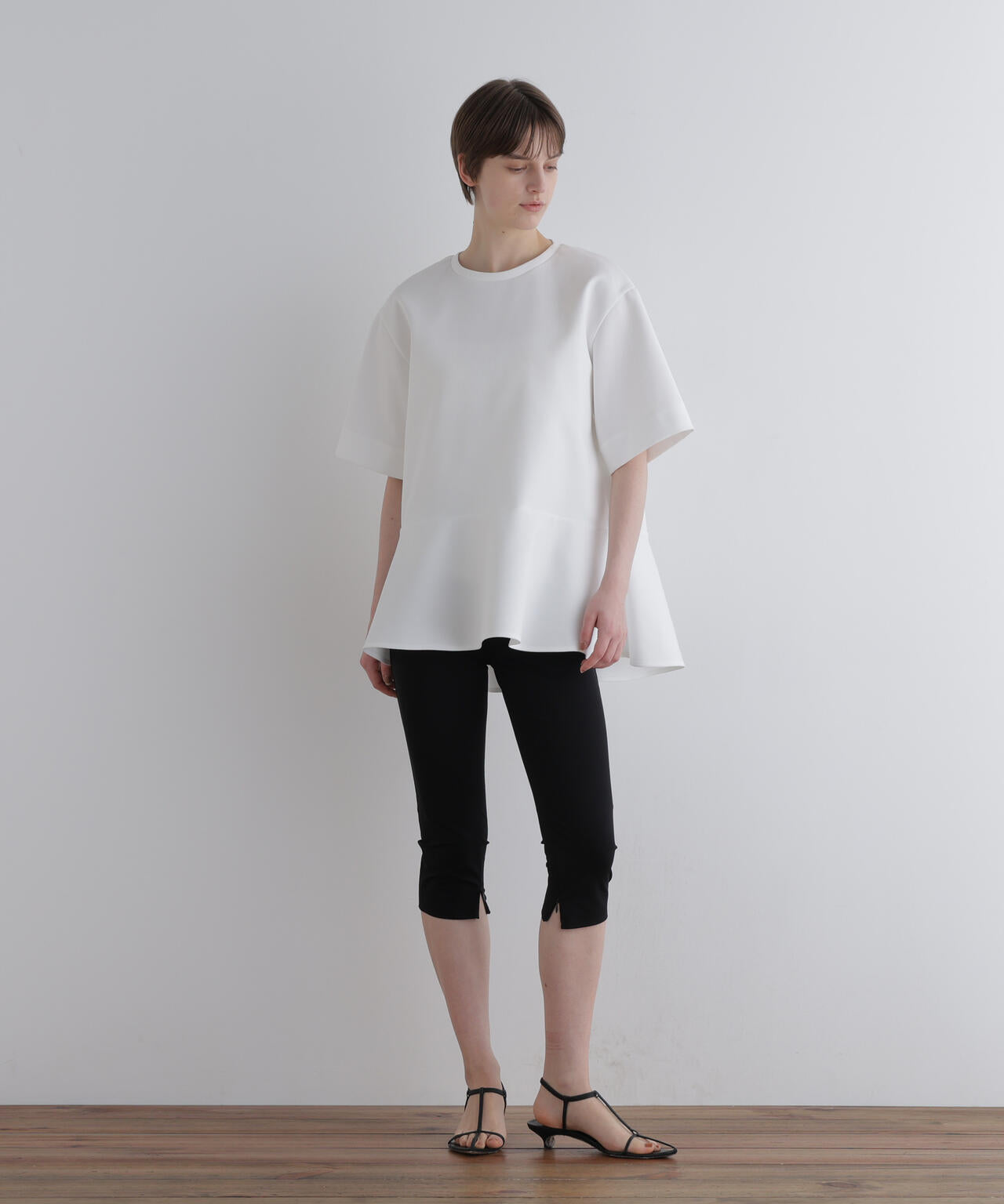 身長173cm B81 W61 H89 着用サイズ:1
