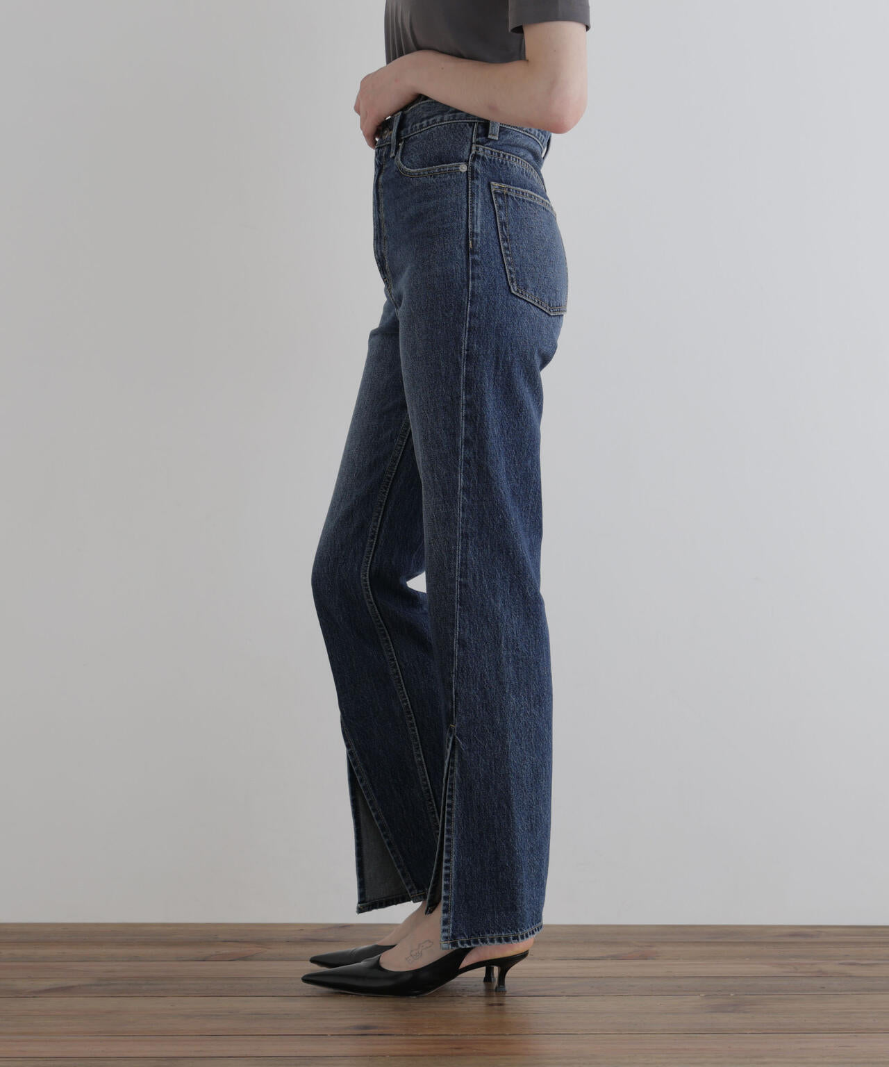 身長177cm B81 W59 H89 着用サイズ:1