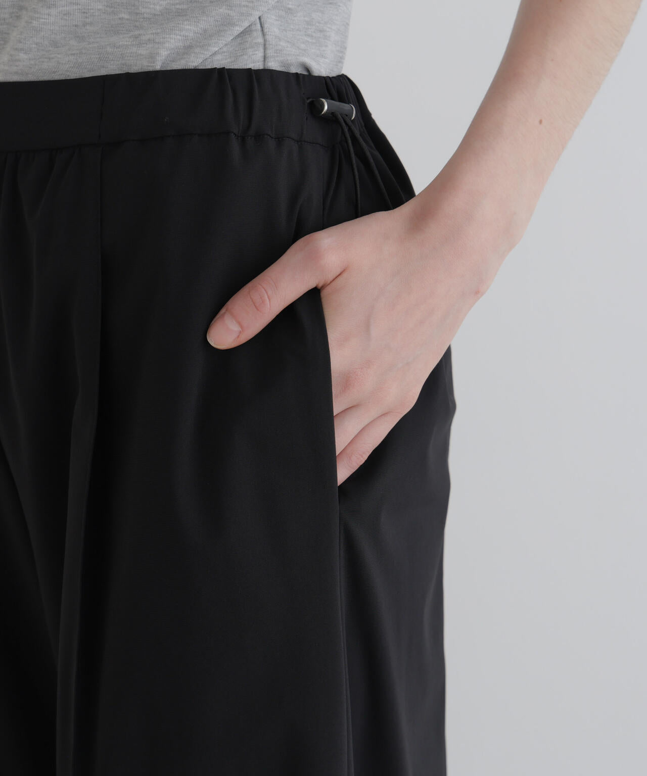 身長177cm B81 W59 H89 着用サイズ:1