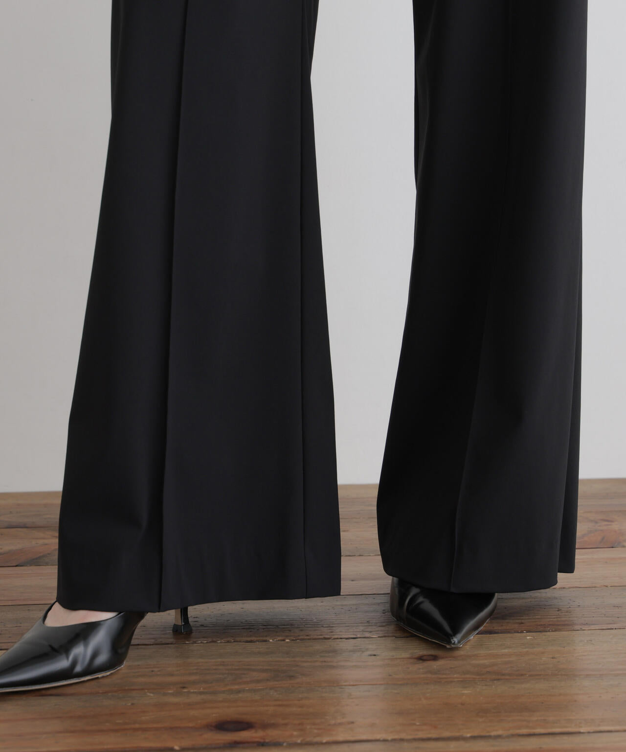 身長177cm B81 W59 H89 着用サイズ:1