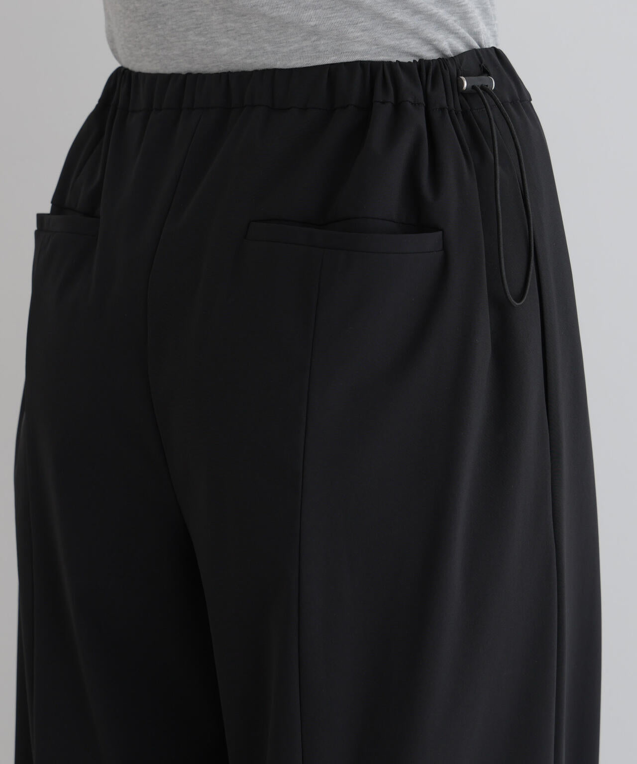 身長177cm B81 W59 H89 着用サイズ:1