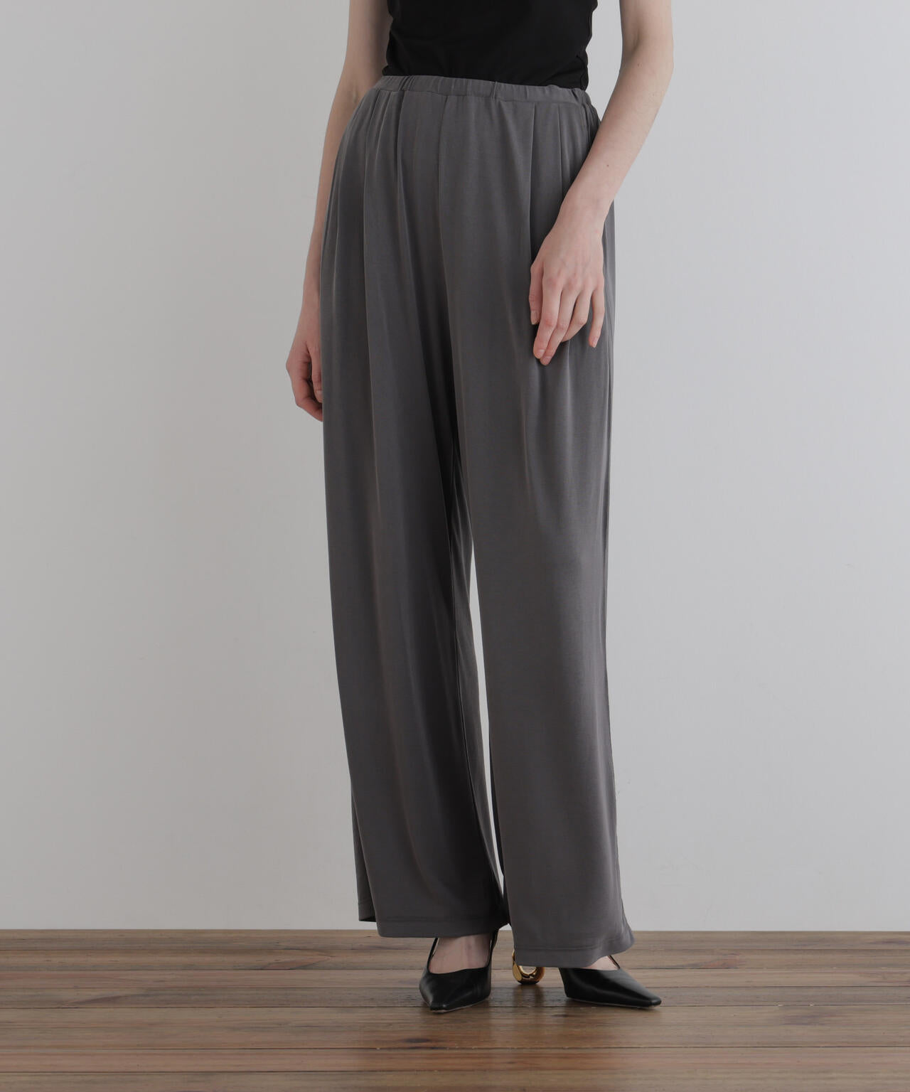 身長177cm B81 W59 H89 着用サイズ:1