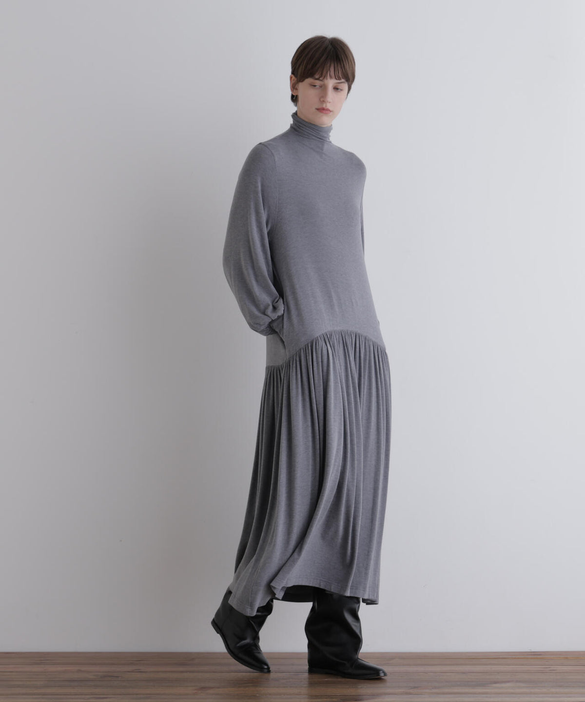 身長173cm B81 W61 H89 着用サイズ:F