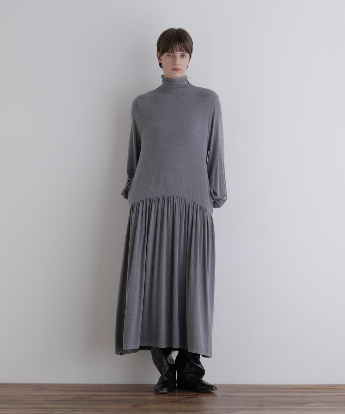 身長173cm B81 W61 H89 着用サイズ:F