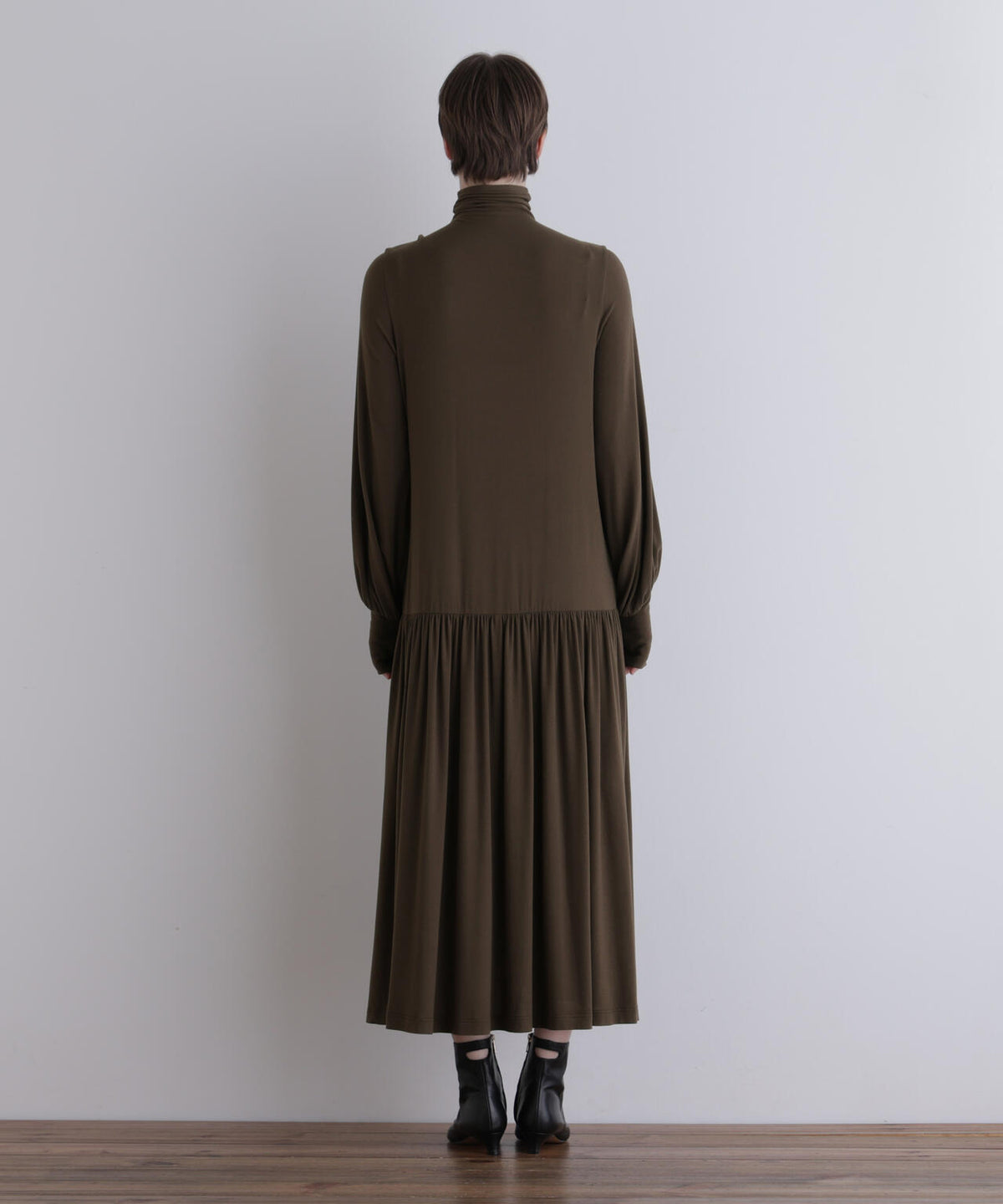 身長173cm B81 W61 H89 着用サイズ:F