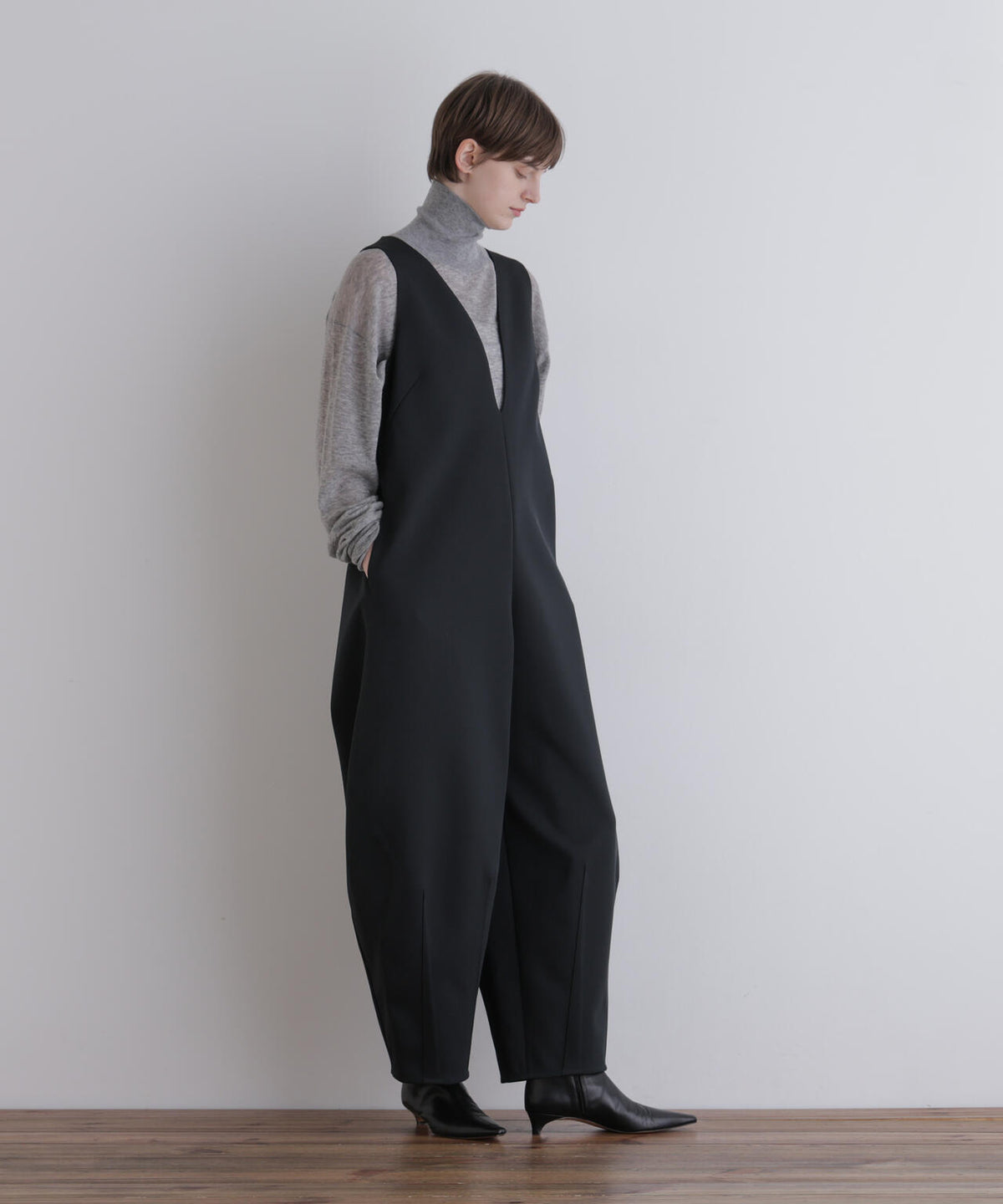 身長173cm B81 W61 H89 着用サイズ:1