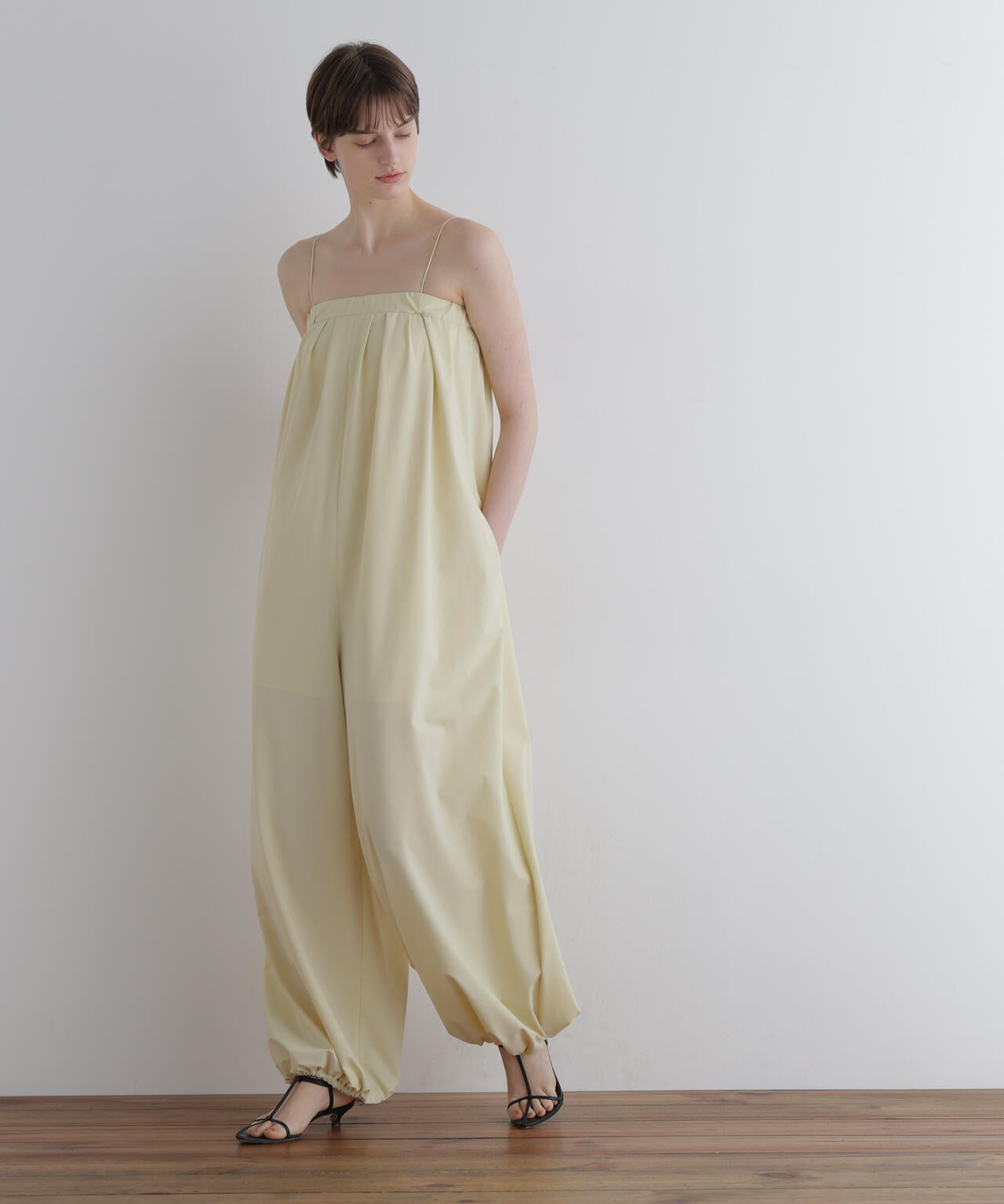 身長173cm B81 W61 H89 着用サイズ:1