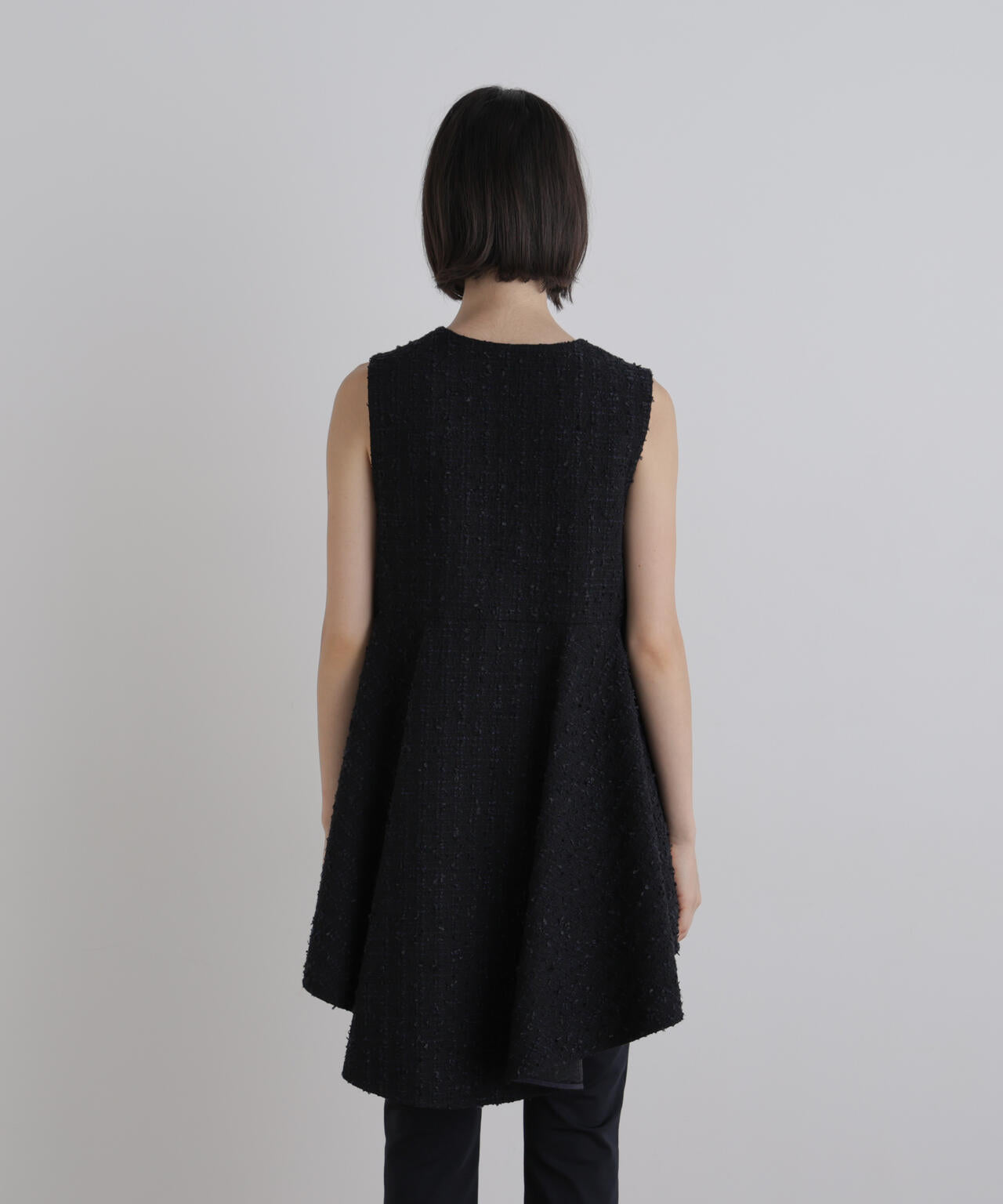 身長173cm B81 W61 H89 着用サイズ:F
