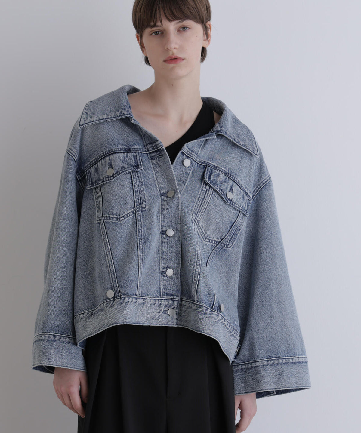 身長173cm B81 W61 H89 着用サイズ:F