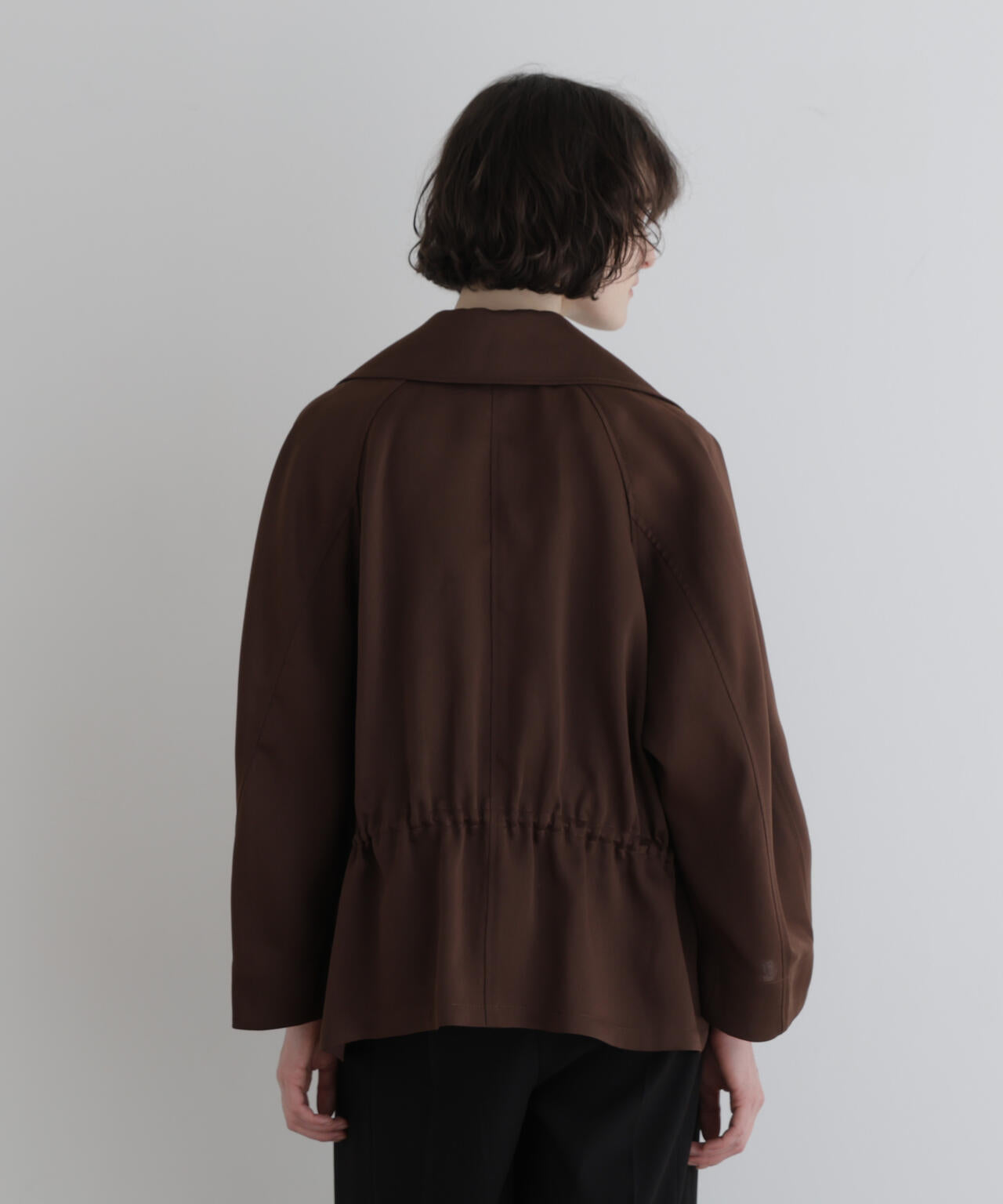身長177cm B81 W59 H89 着用サイズ:F