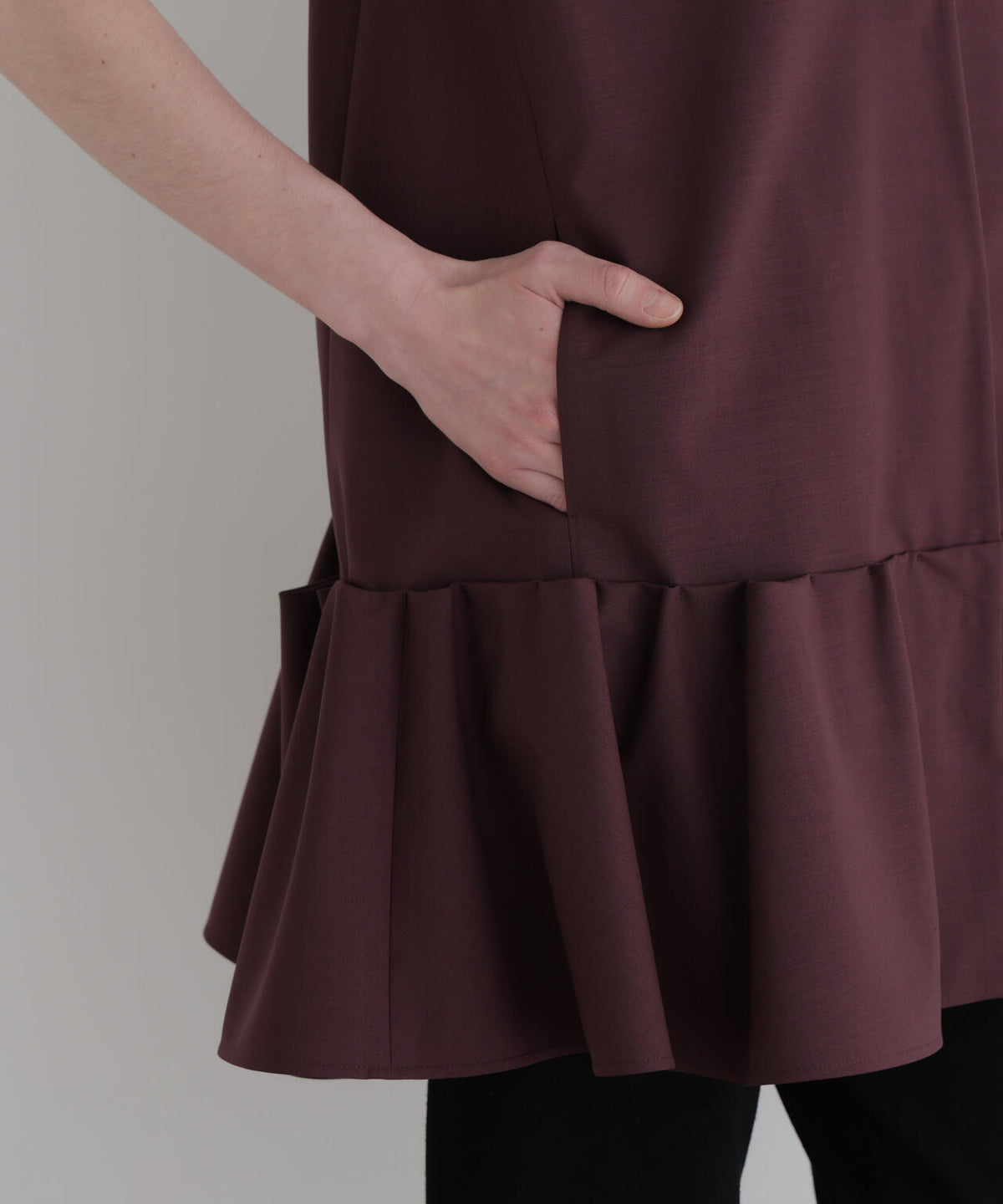身長177cm B81 W59 H89 着用サイズ:F