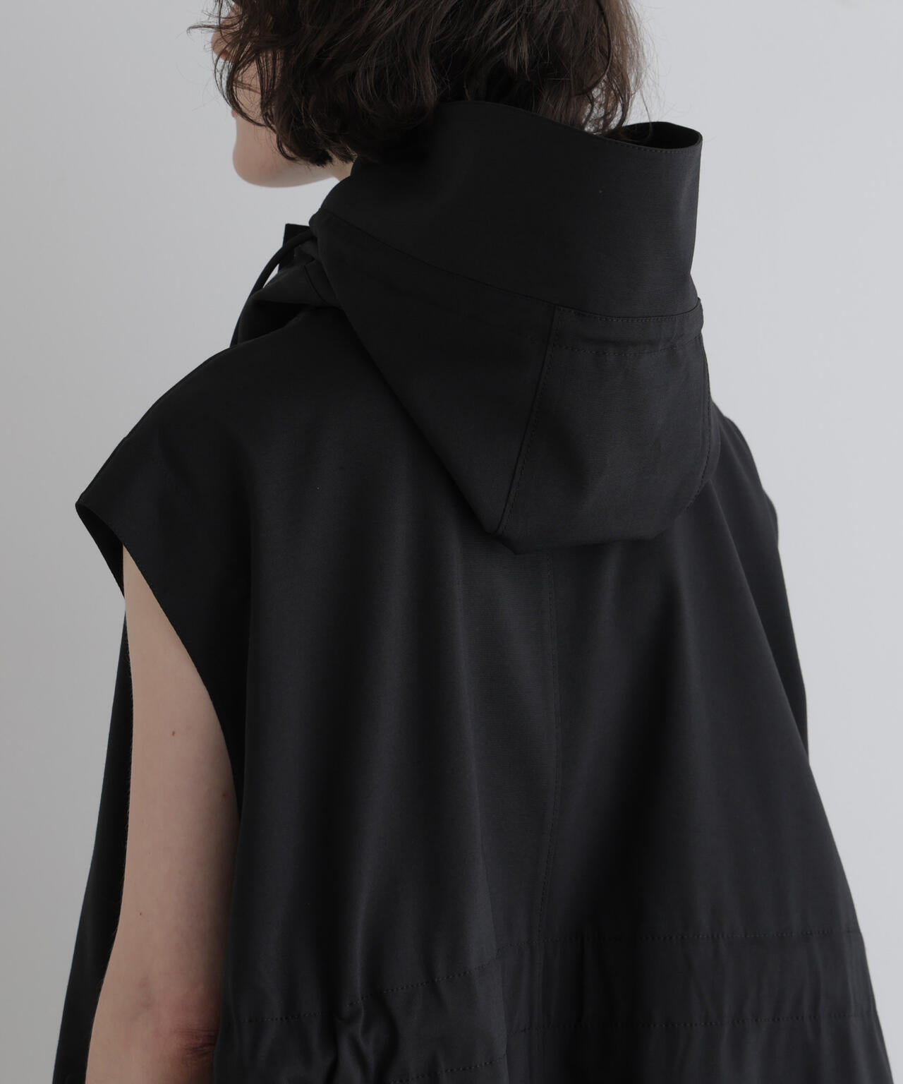 身長177cm B81 W59 H89 着用サイズ:F