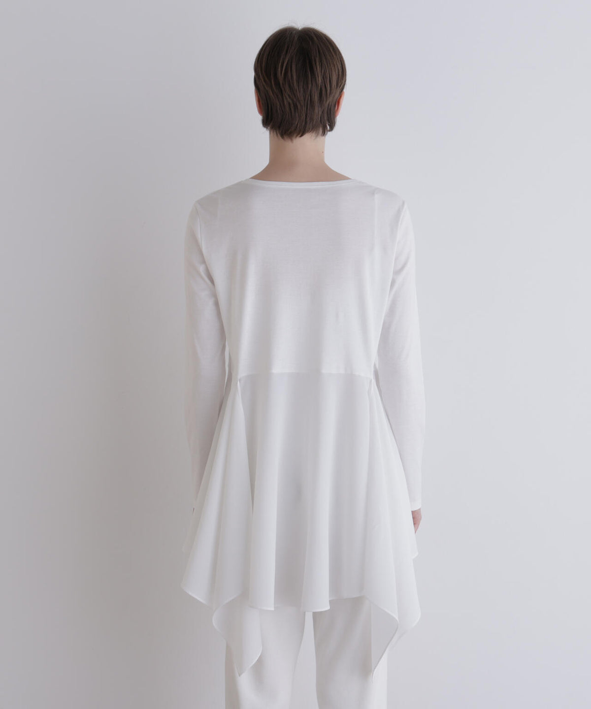 身長173cm B81 W61 H89 着用サイズ:F