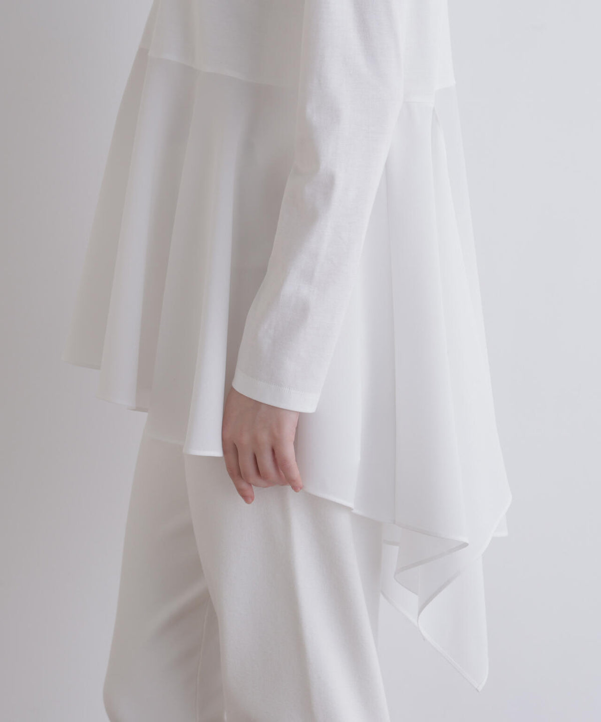 身長173cm B81 W61 H89 着用サイズ:F