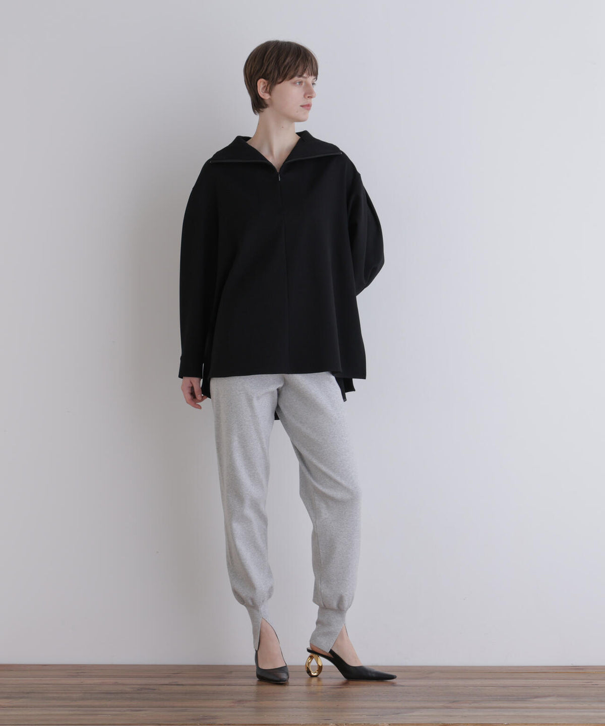 身長173cm B81 W61 H89 着用サイズ:F