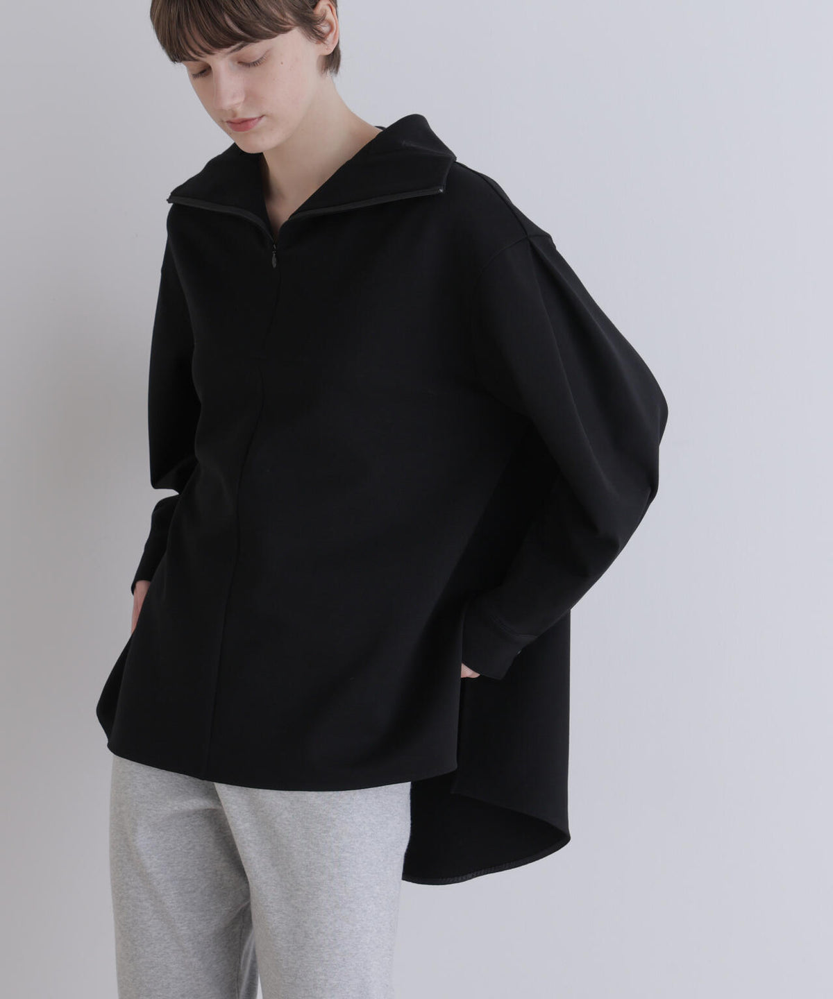 身長173cm B81 W61 H89 着用サイズ:F
