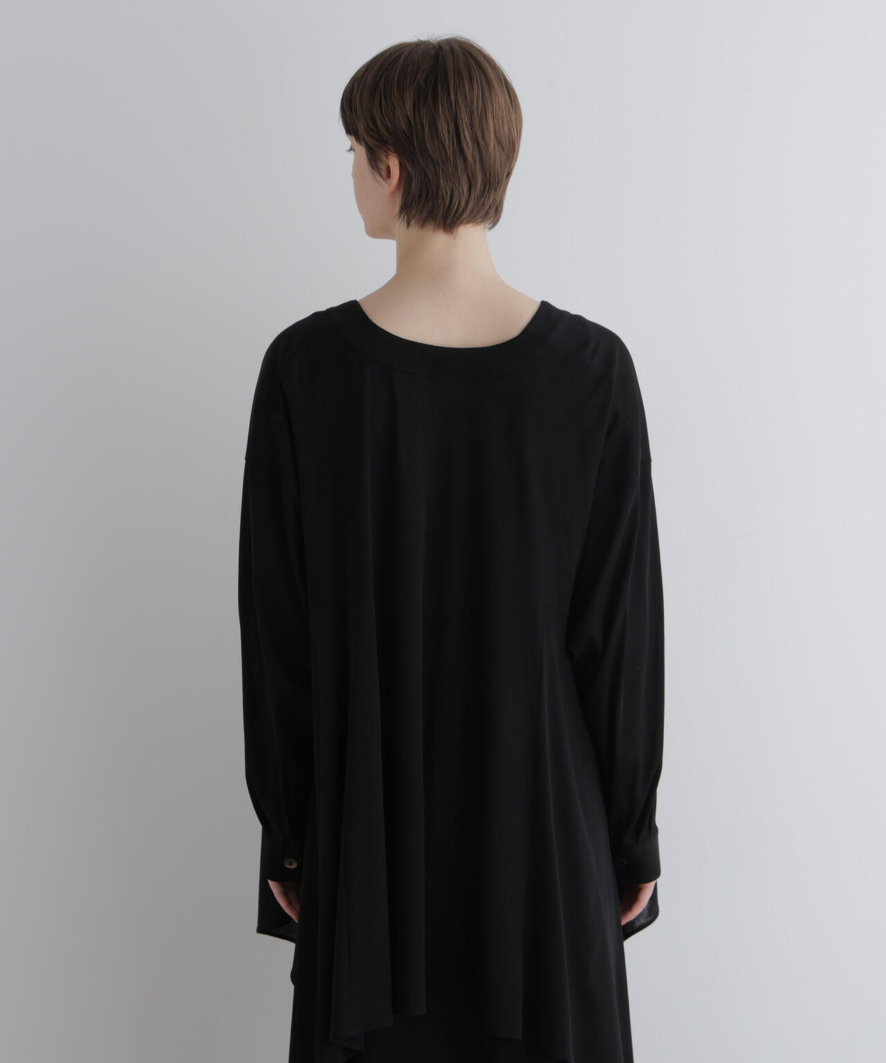 身長173cm B81 W61 H89 着用サイズ:F
