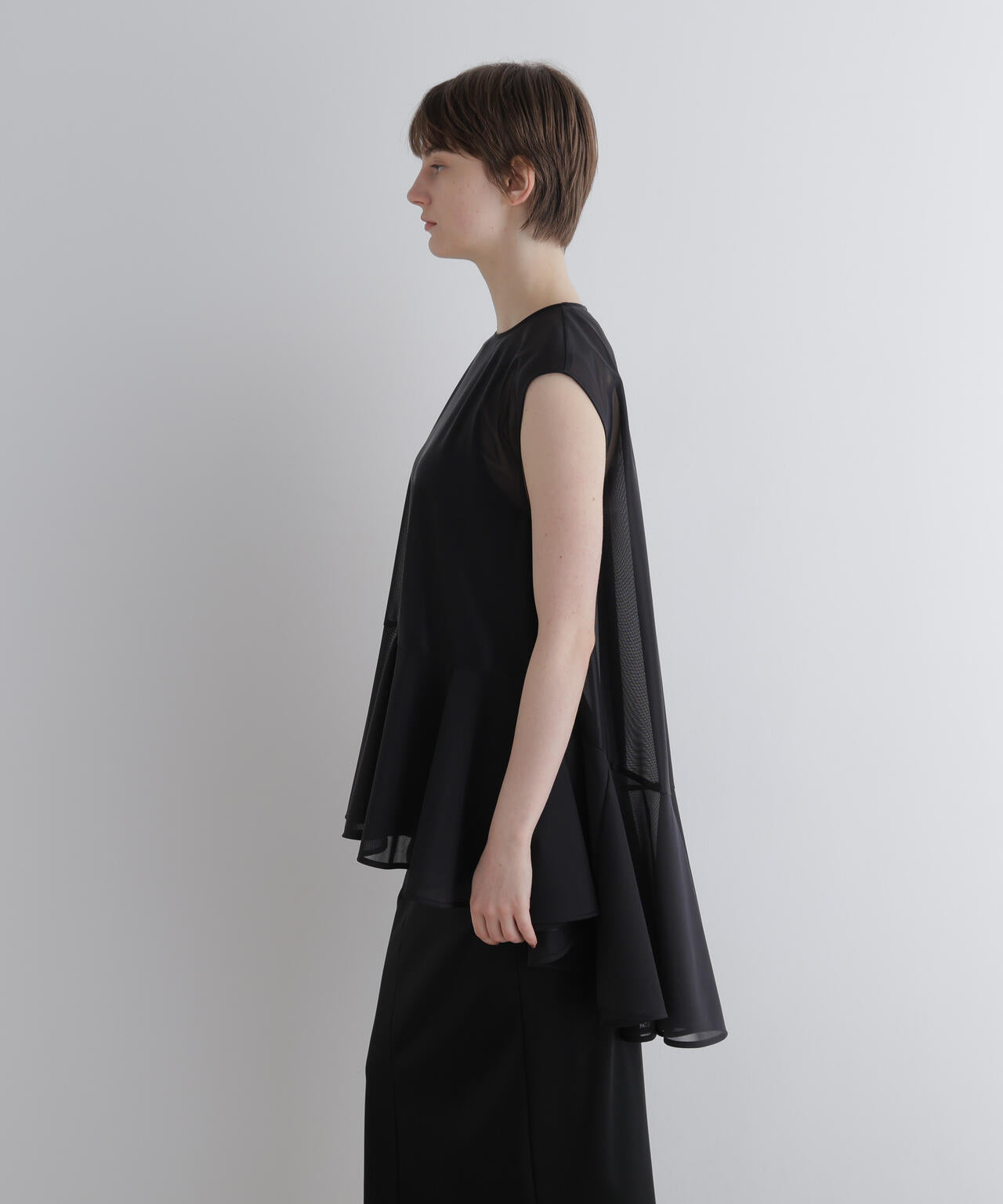 身長173cm B81 W61 H89 着用サイズ:F