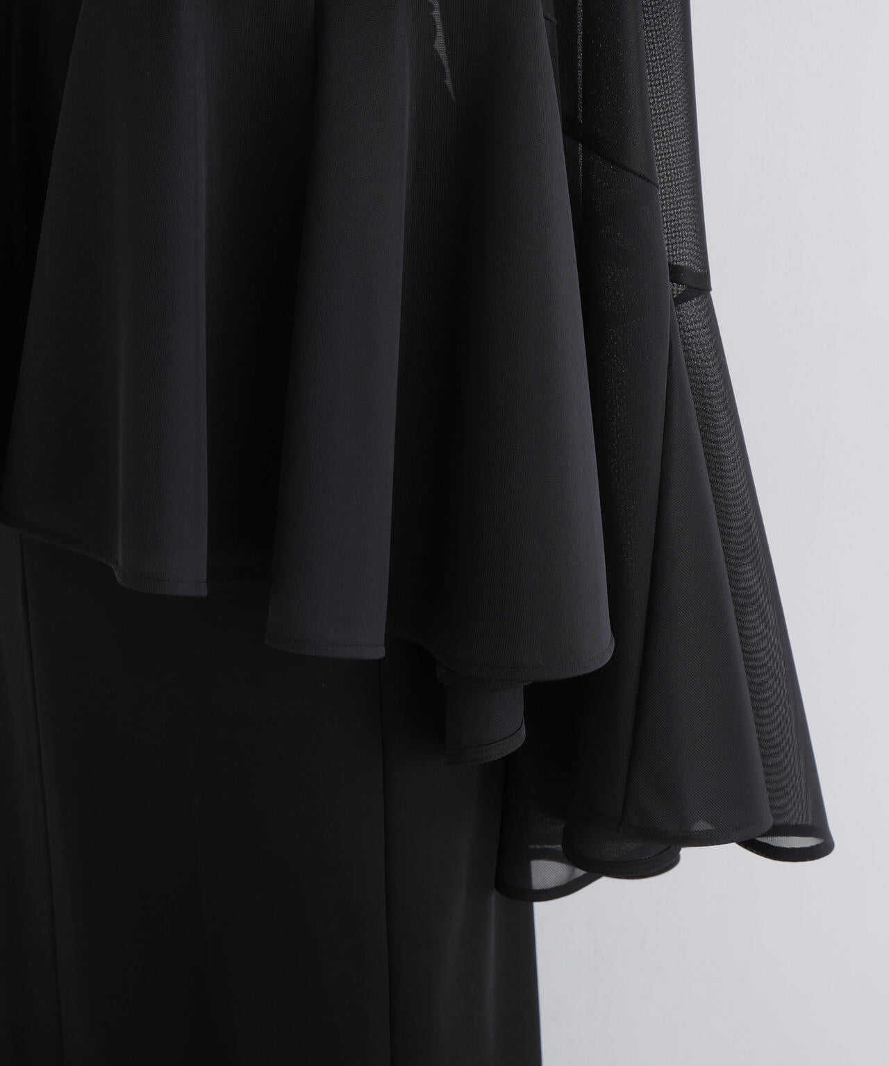 身長173cm B81 W61 H89 着用サイズ:F