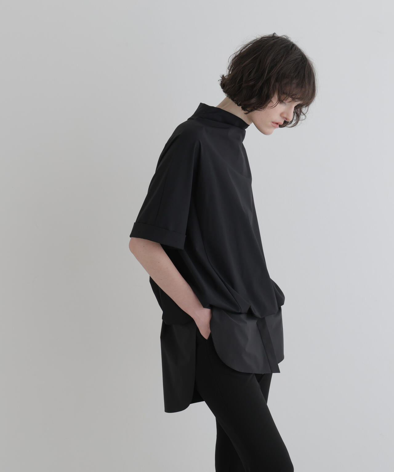 身長177cm B81 W59 H89 着用サイズ:F