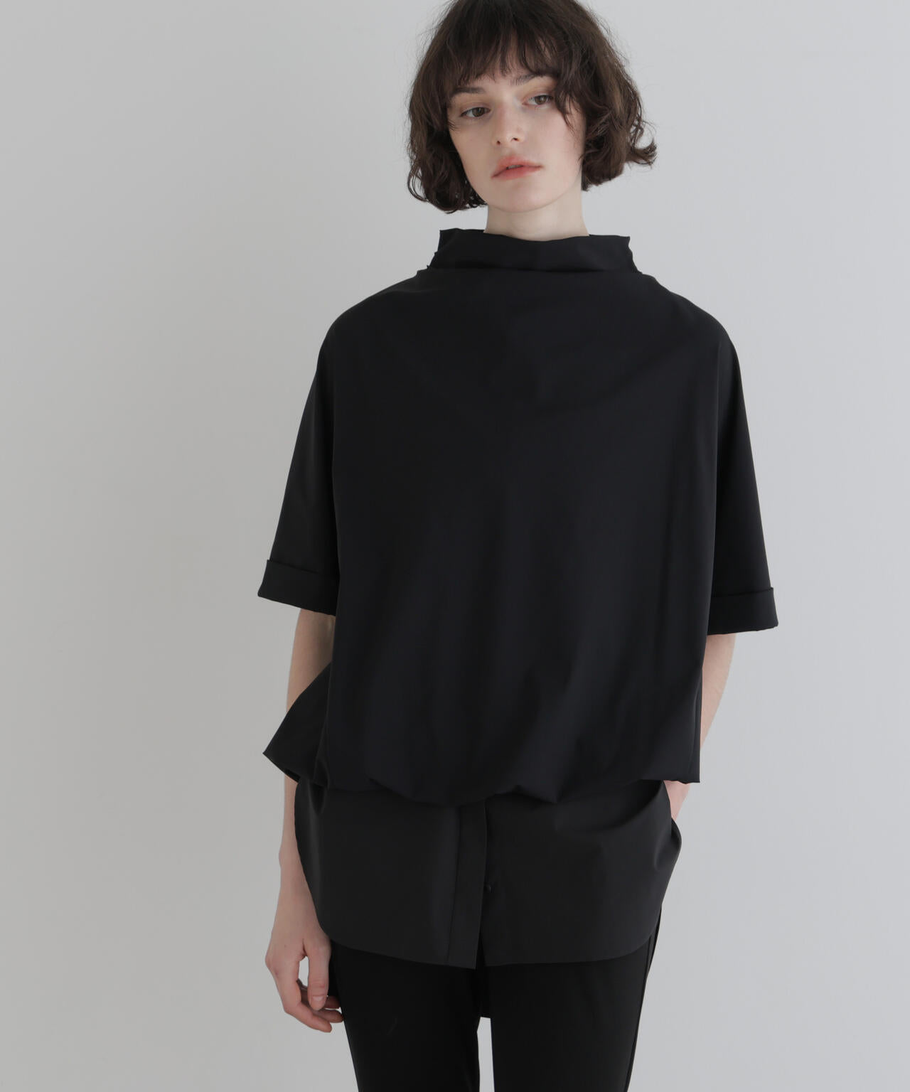 身長177cm B81 W59 H89 着用サイズ:F