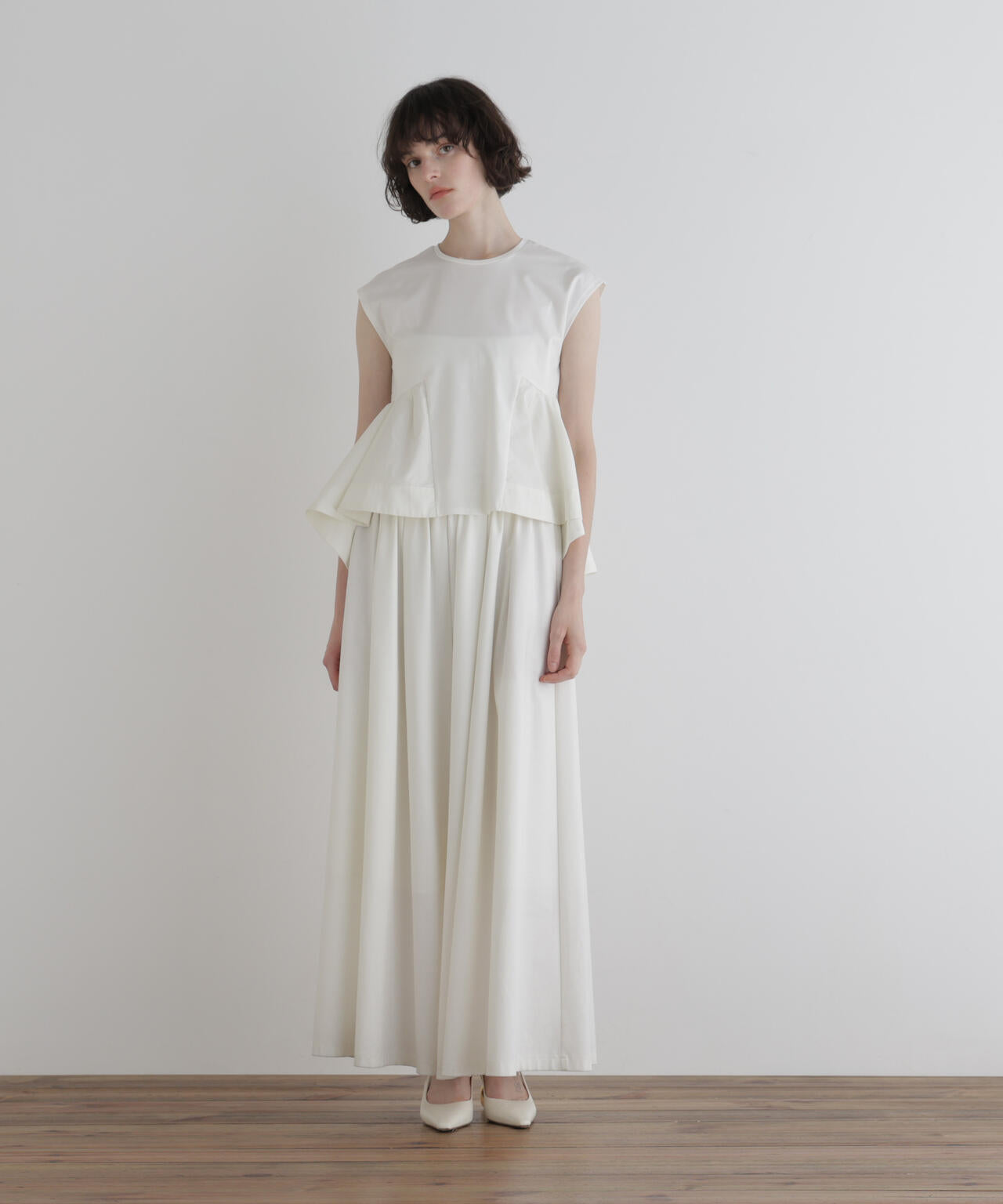 身長177cm B81 W59 H89 着用サイズ:F
