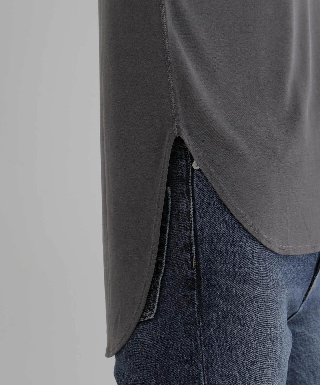 身長177cm B81 W59 H89 着用サイズ:F