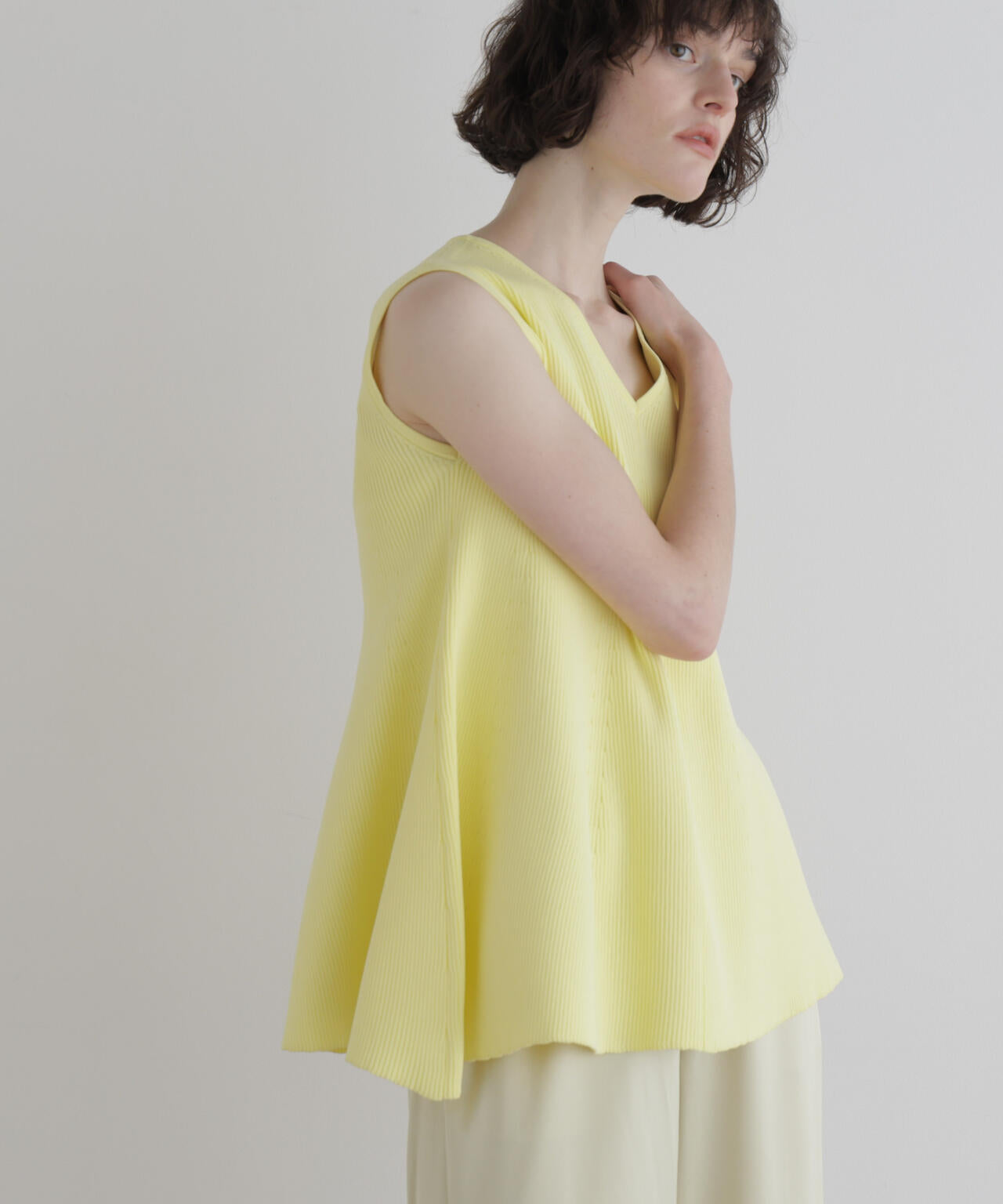 身長177cm B81 W59 H89 着用サイズ:F