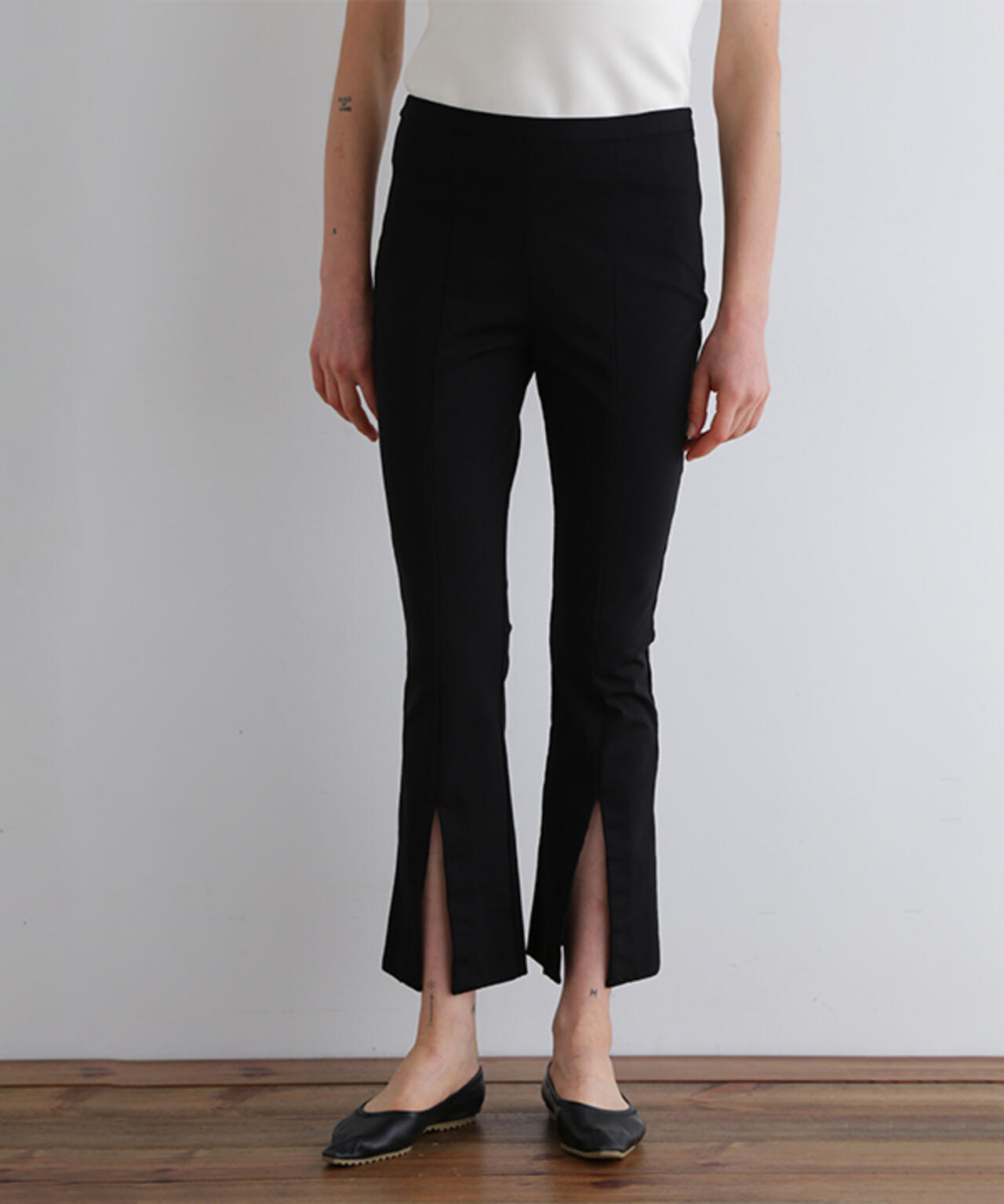 ハイストレッチフロントスリットパンツ