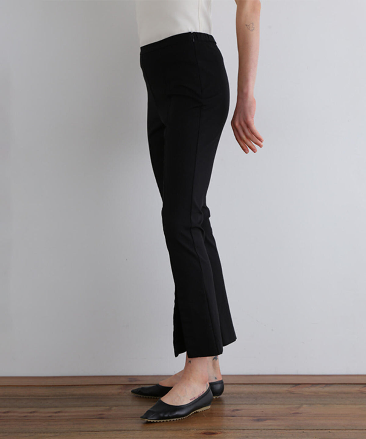 ハイストレッチフロントスリットパンツ