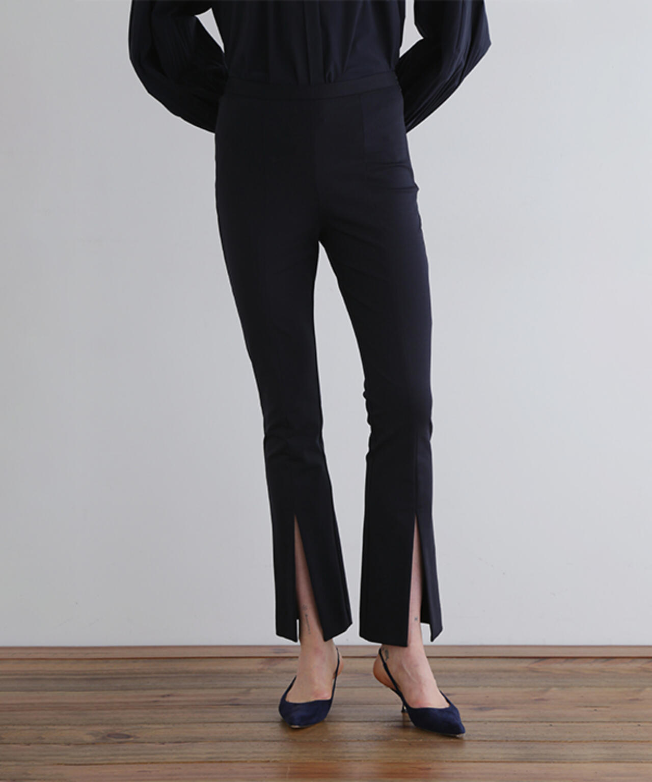 ハイストレッチフロントスリットパンツ