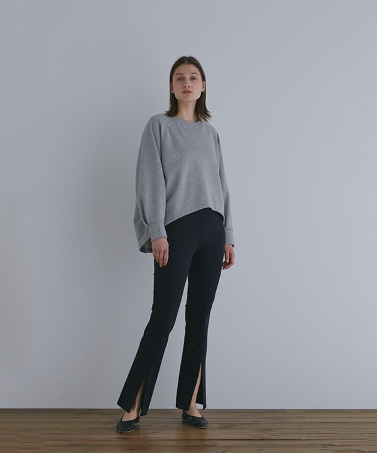 【EC限定】ハイストレッチフロンスリットパンツ(+5cm丈)