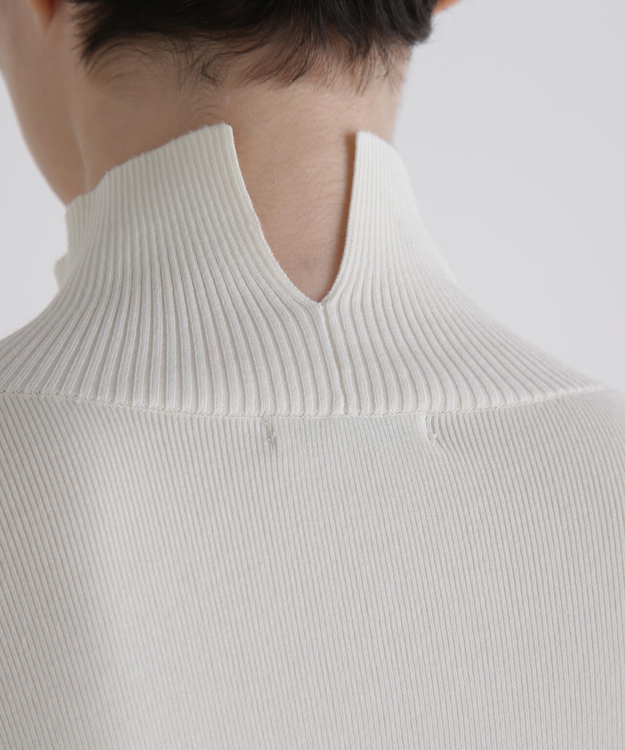 オーバーサイズプルオーバーニット