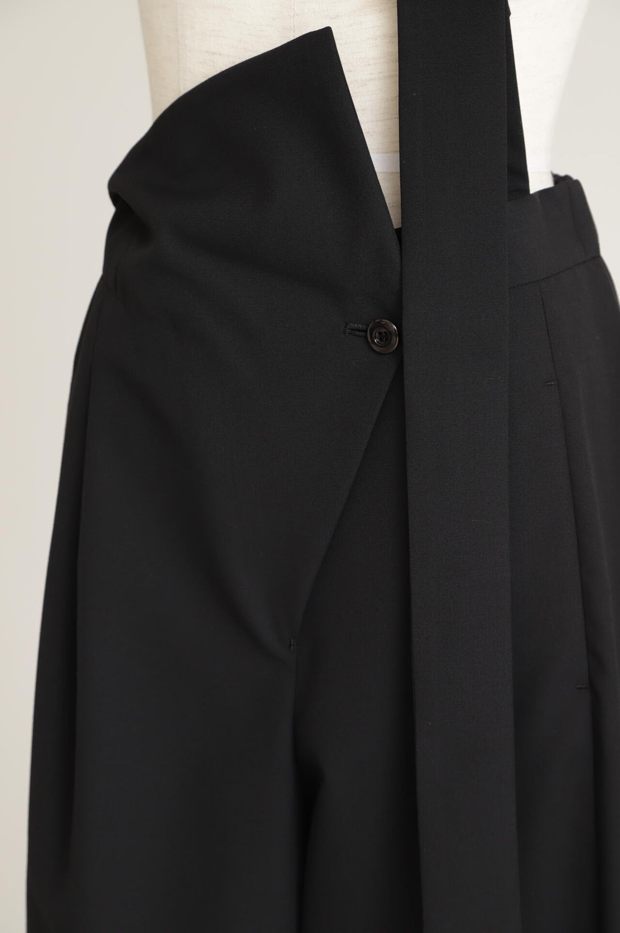 One-shoulder Suspender Pants