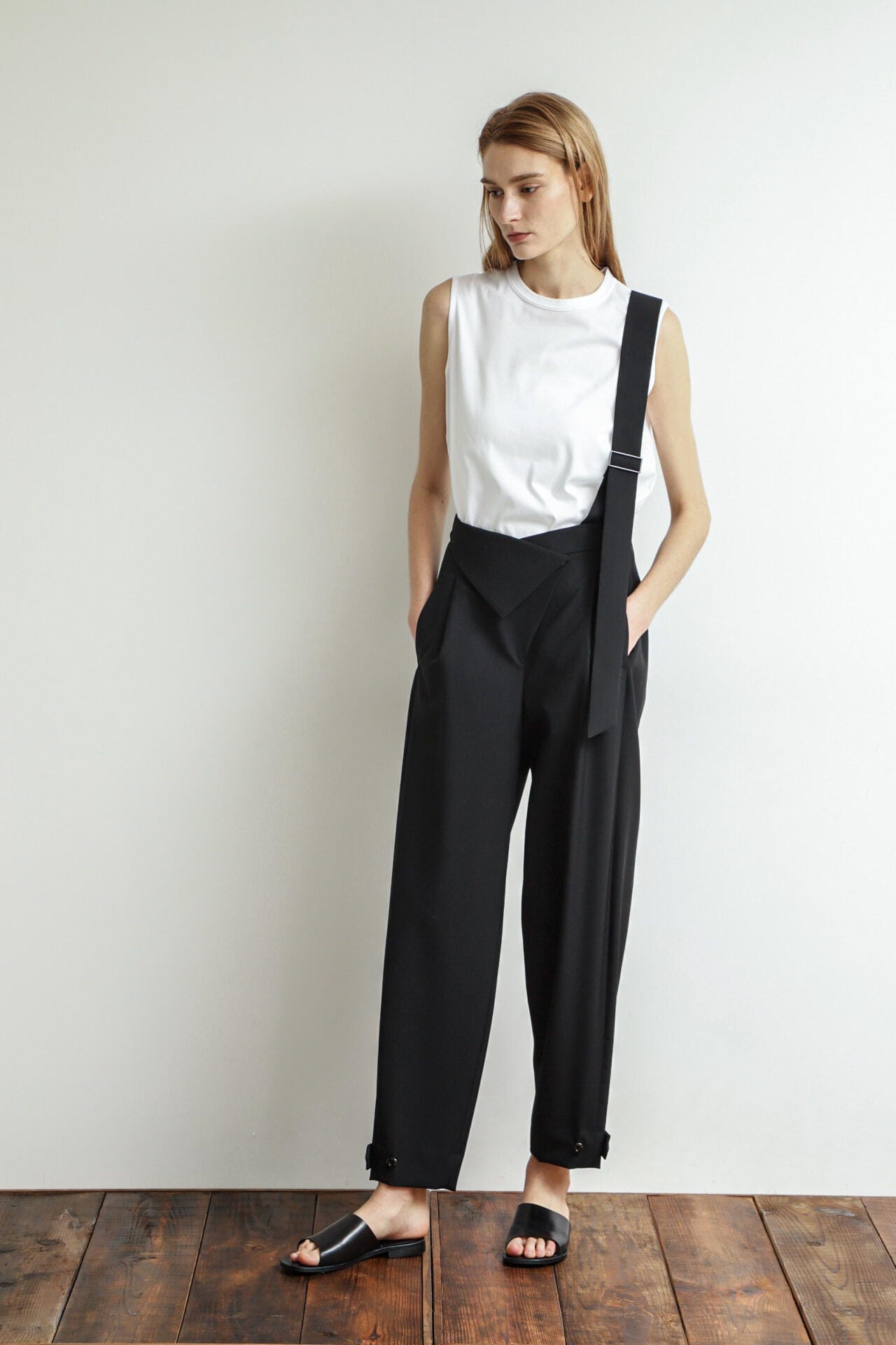 One-shoulder Suspender Pants