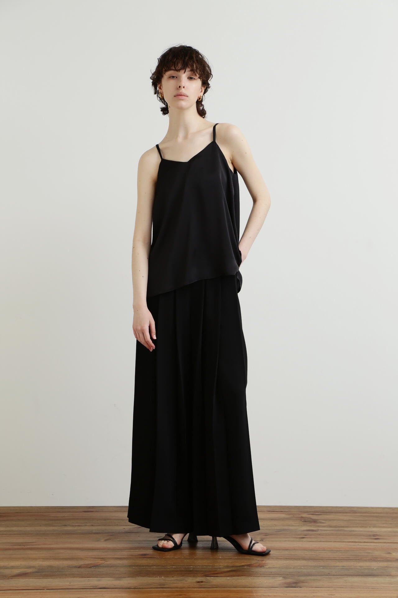 Tuck Pleated Wide Pants