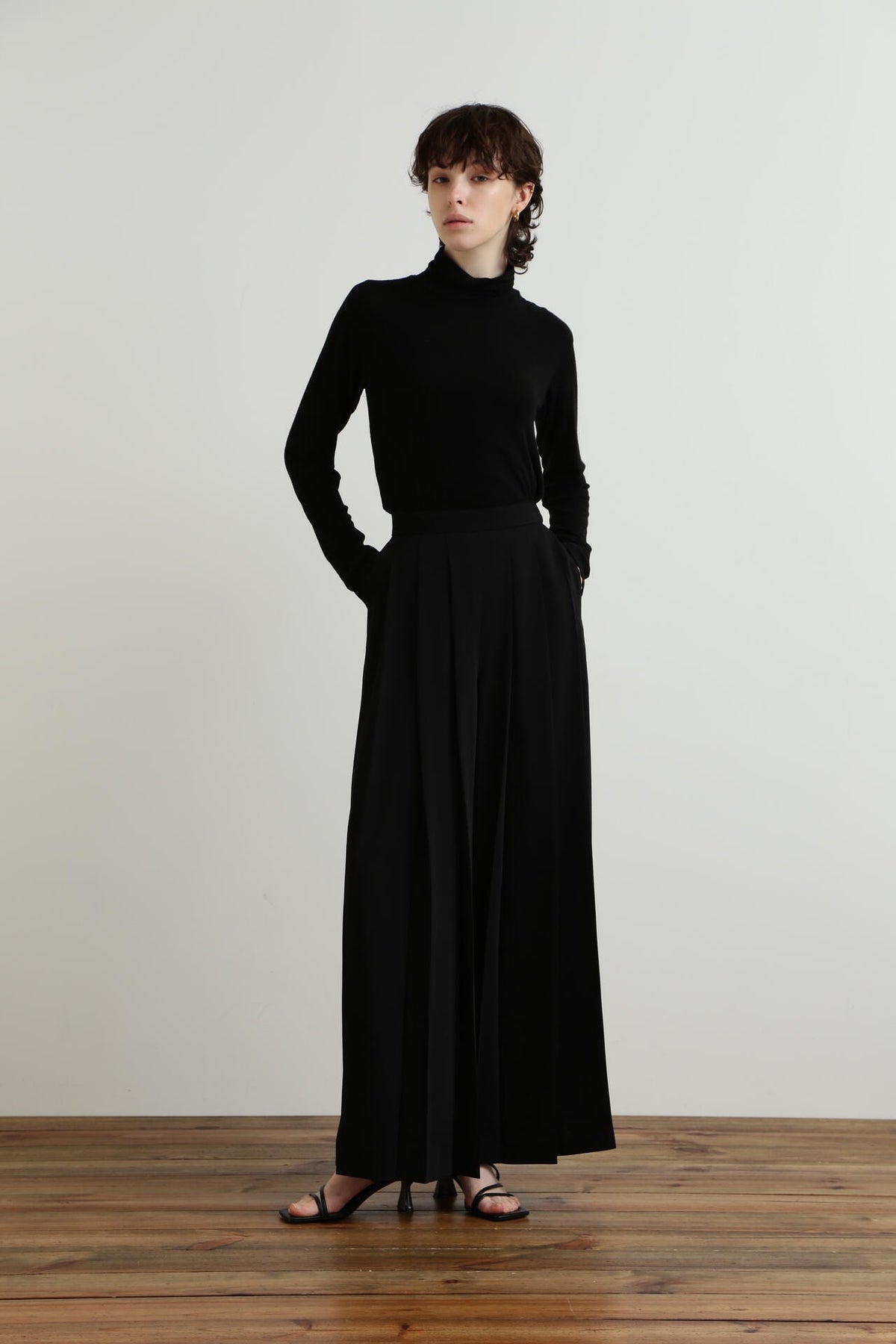 Tuck Pleated Wide Pants