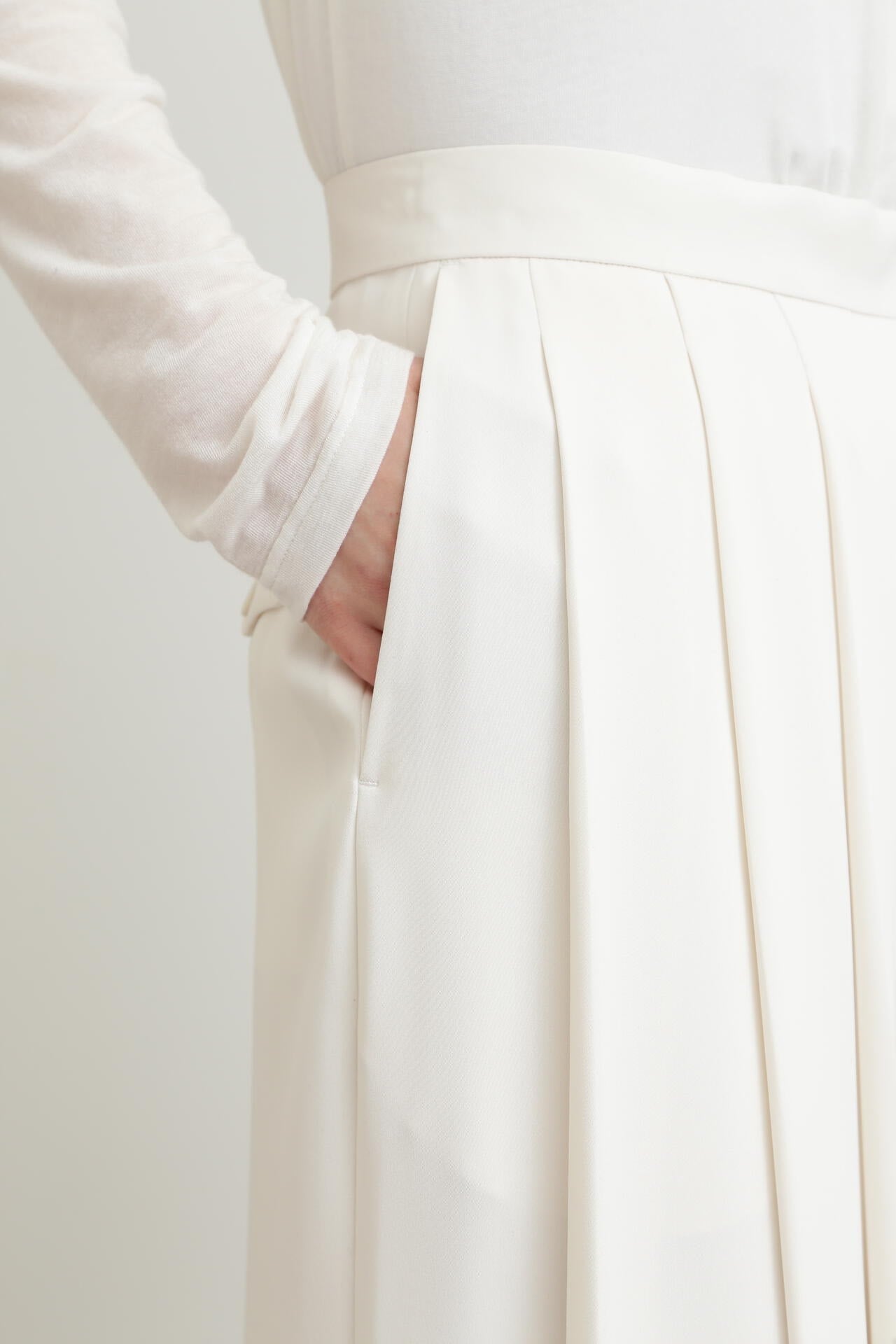 Tuck Pleated Wide Pants