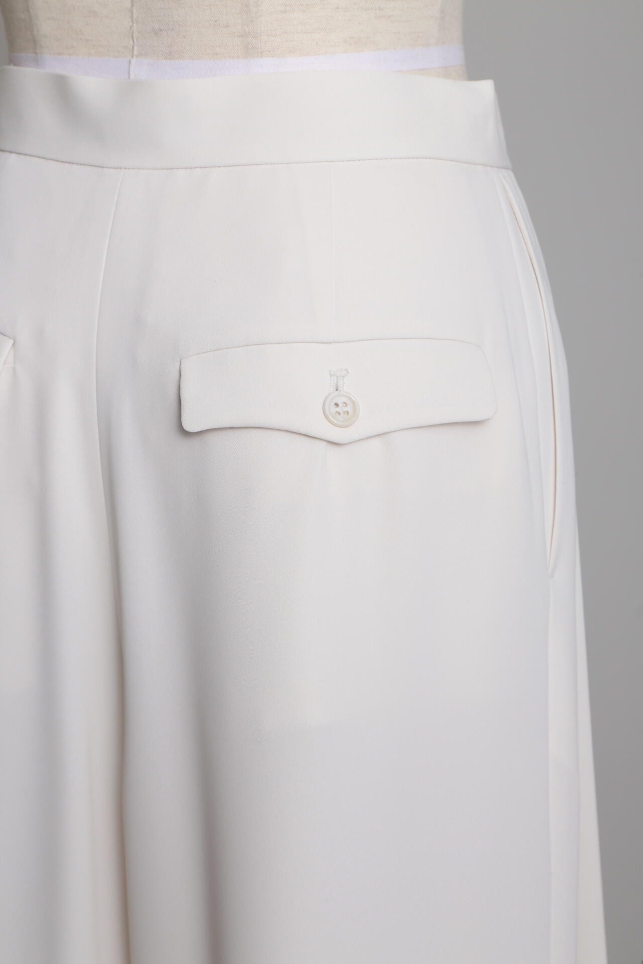 Tuck Pleated Wide Pants