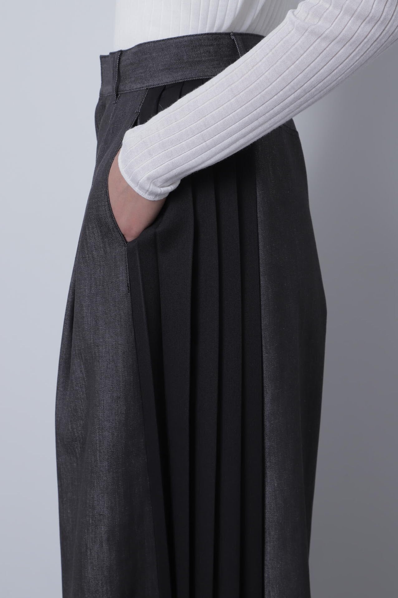 Side Pleated Wide Pants