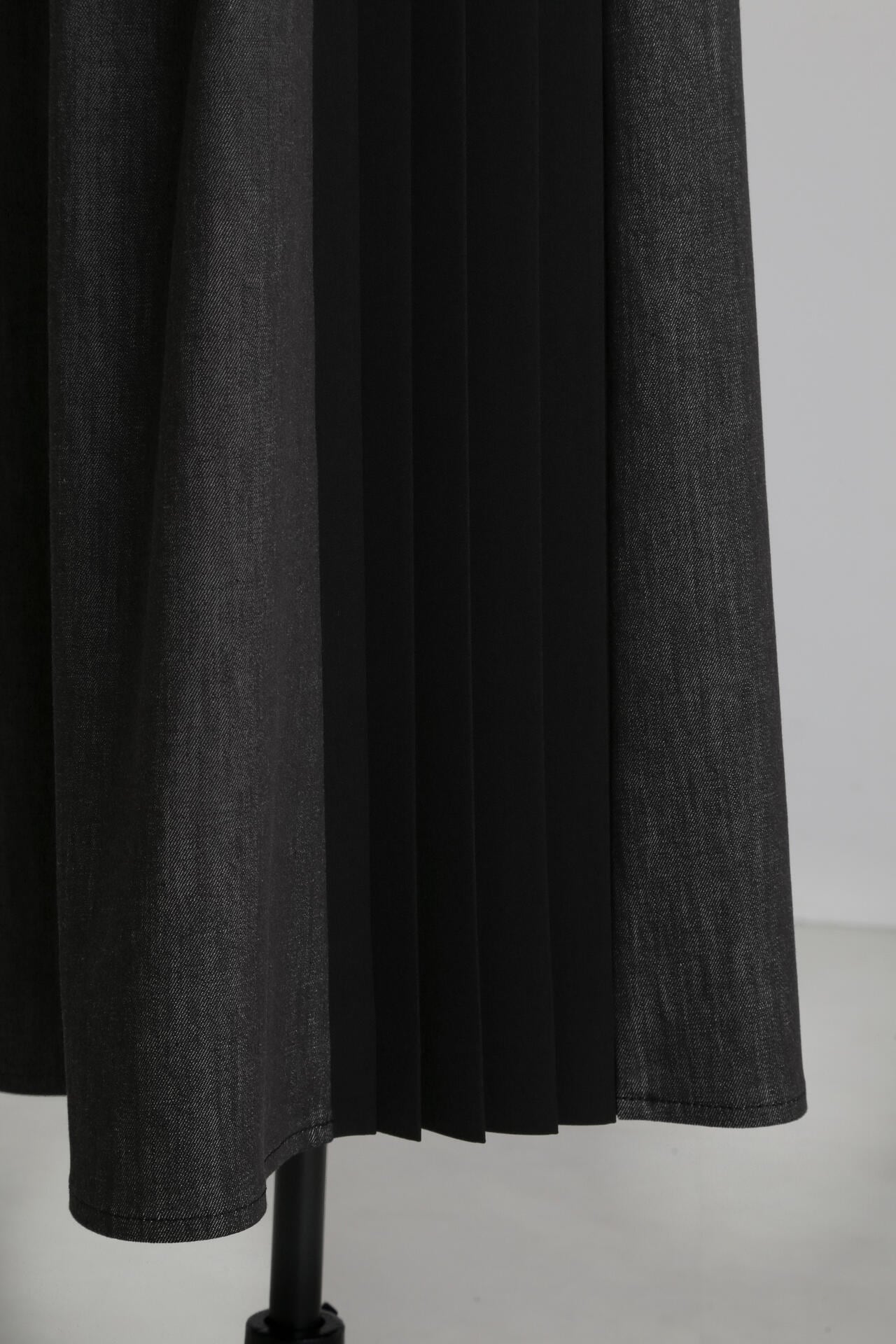 Side Pleated Wide Pants