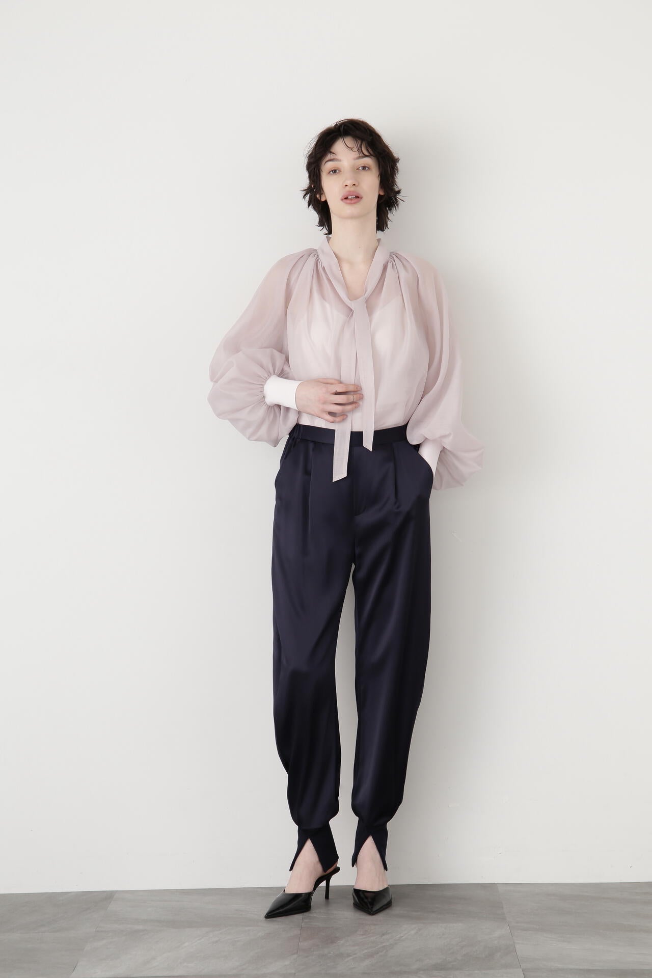 【TV着用】Sheer Bowtie Blouse